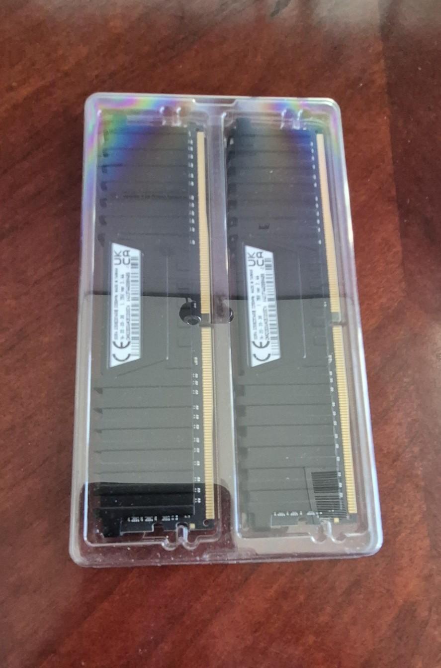 Corsair Vengeance LPX 32GB PC4-25600 DDR4-3200 Memory - CMK32GX4M2E3200C16