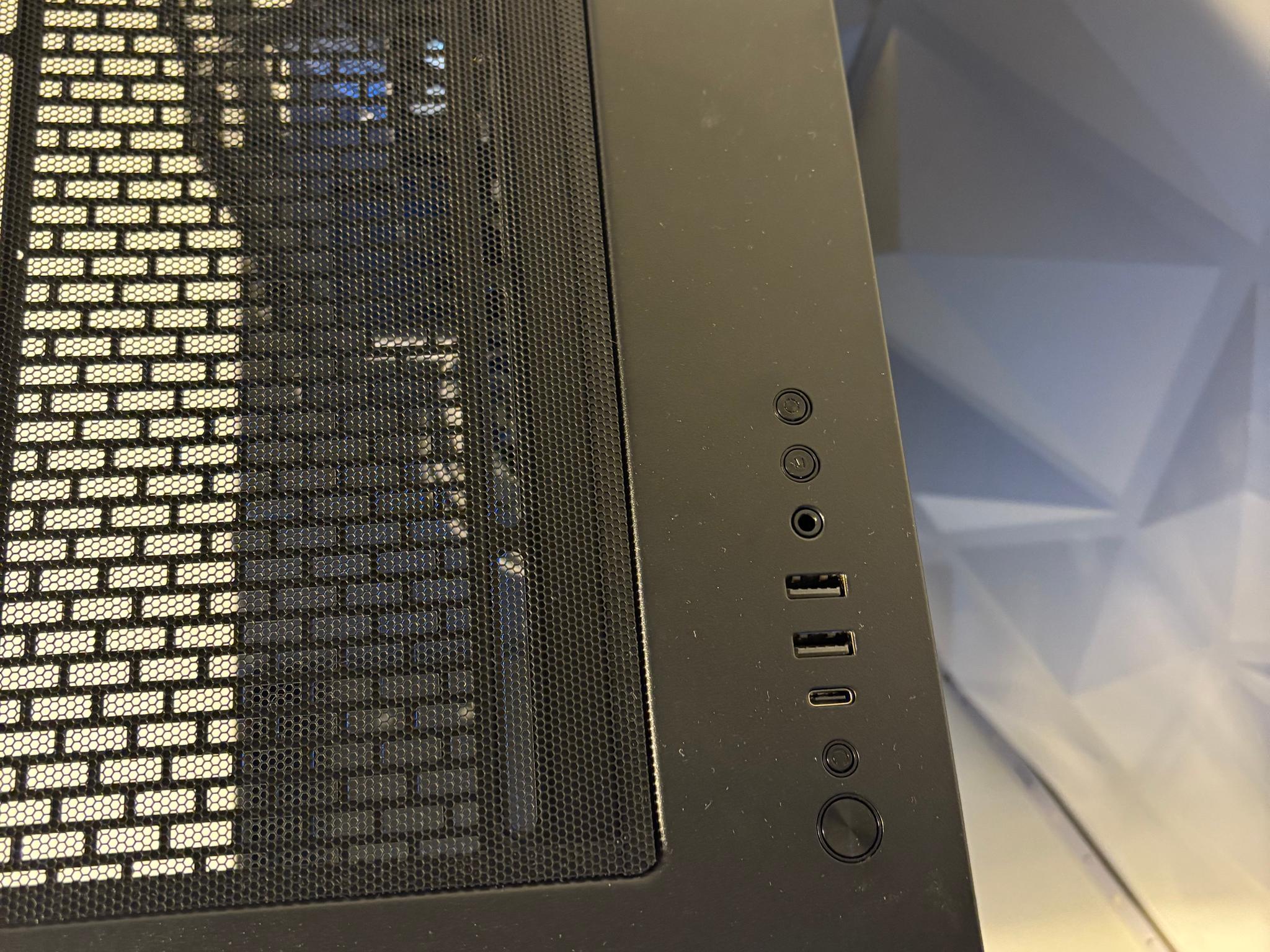 //Frost// Gaming PC - RTX 5060, Ryzen 5 5500, 32GB, 1TB - RGB, Wi-Fi, Bluetooth (By EXT PCs)