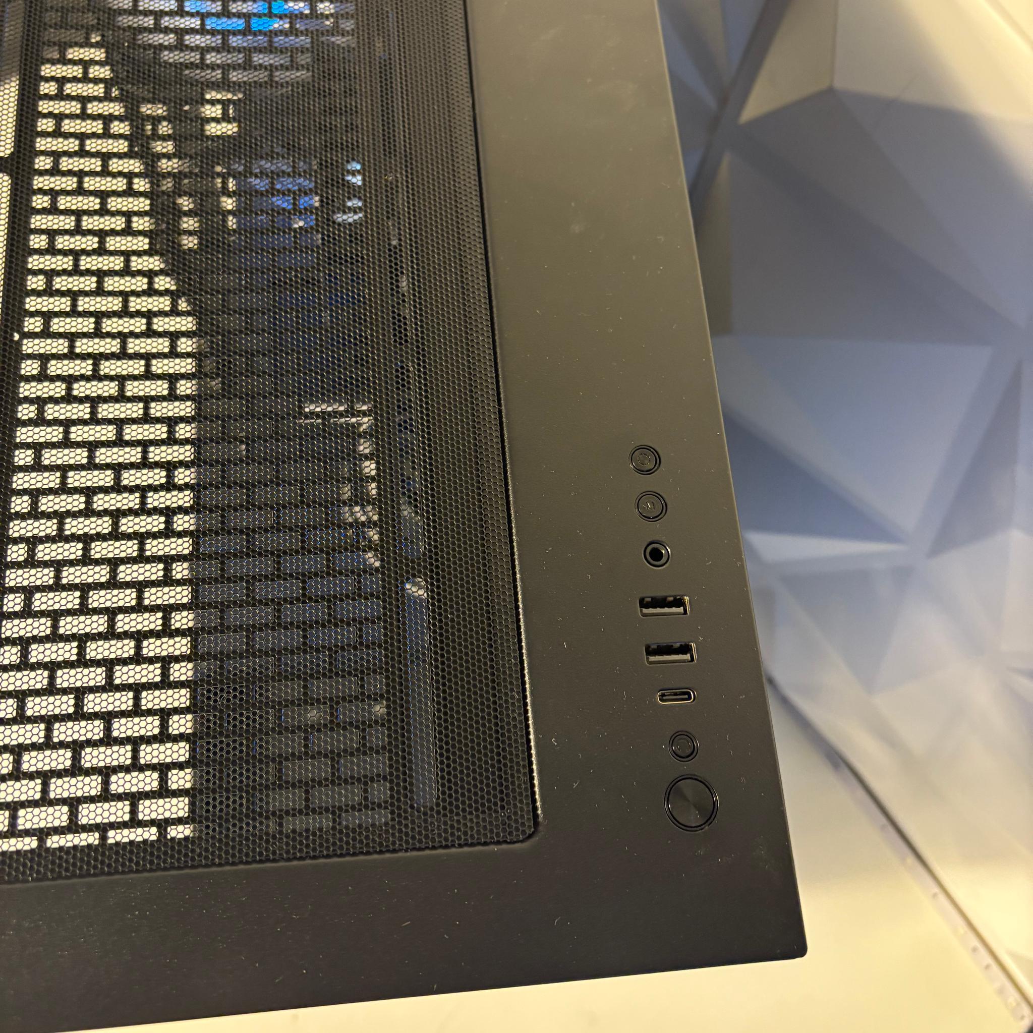 //Frost// Gaming PC - RTX 5060, Ryzen 5 5500, 32GB, 1TB - RGB, Wi-Fi, Bluetooth (By EXT PCs)