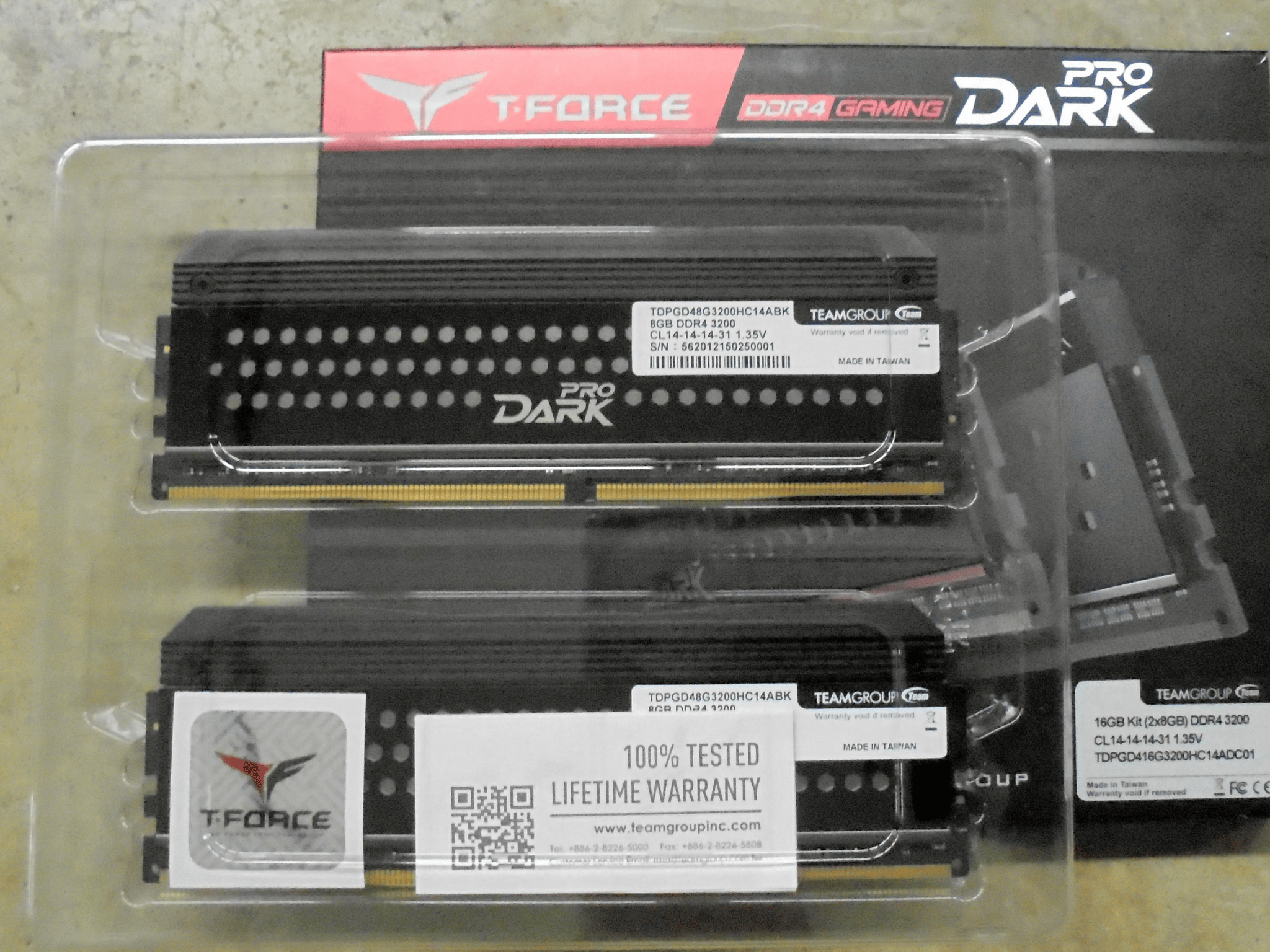 Team Group T-Force Dark Pro Gaming 16GB (2x8GB) DDR4 3200 CL14