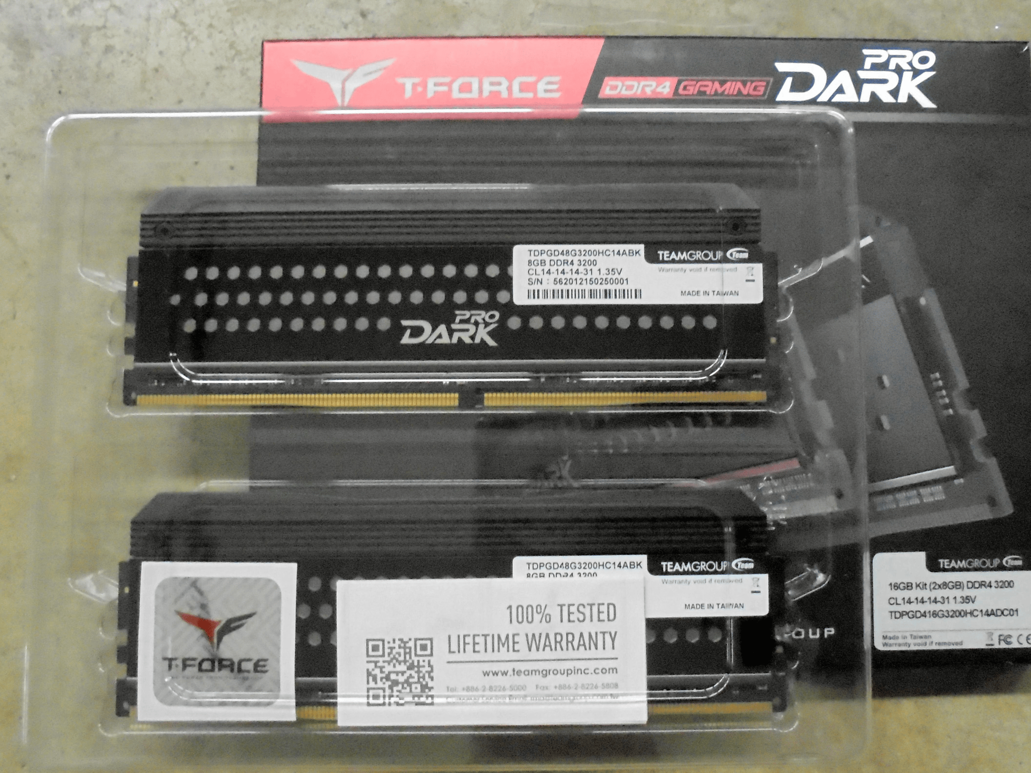 Team Group T-Force Dark Pro Gaming 16GB (2x8GB) DDR4 3200 CL14