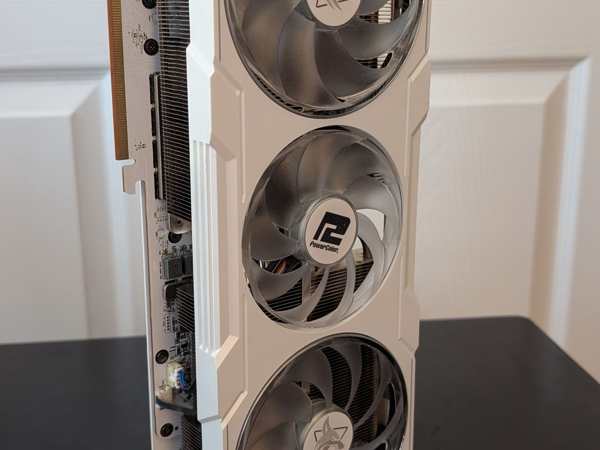 PowerColor Hellhound Spectral White Radeon RX 7900 XTX