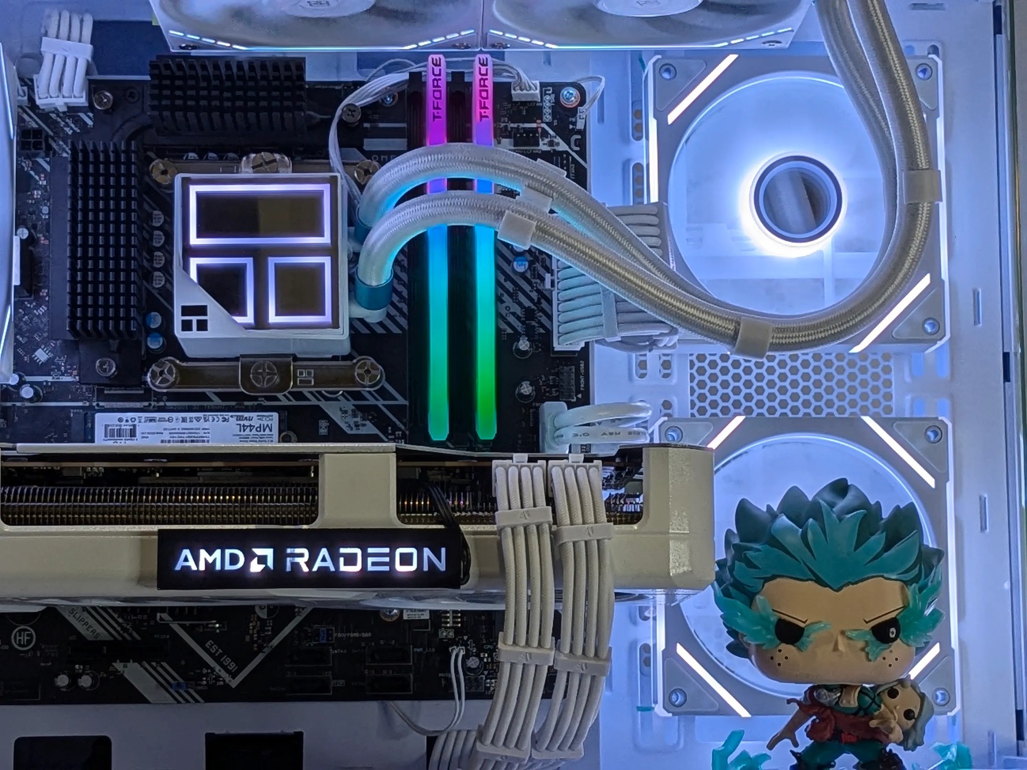 🧊⚡️Infinite Deku 2.0🤍RX 7900GRE🤍I5-12600K🤍Z690(OC*)🤍32GB TFORCE RAM🤍1TB NVMe SSD🤍Windows 11 Pro