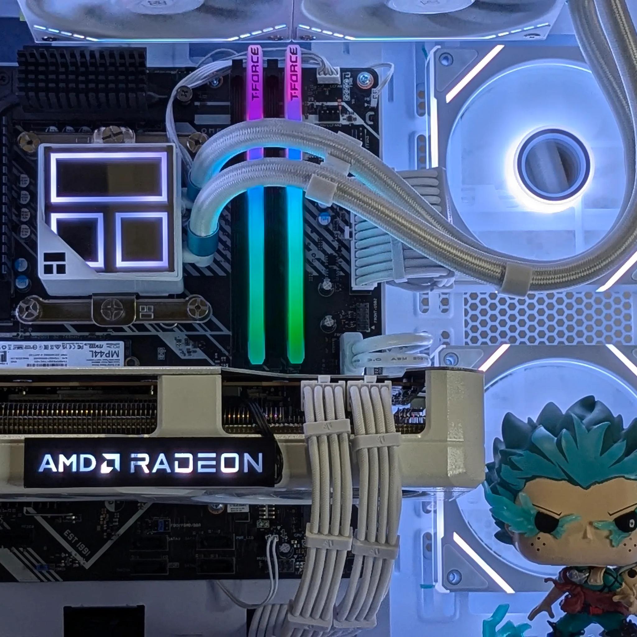 🧊⚡️Infinite Deku 2.0🤍RX 7900GRE🤍I5-12600K🤍Z690(OC*)🤍32GB TFORCE RAM🤍1TB NVMe SSD🤍Windows 11 Pro
