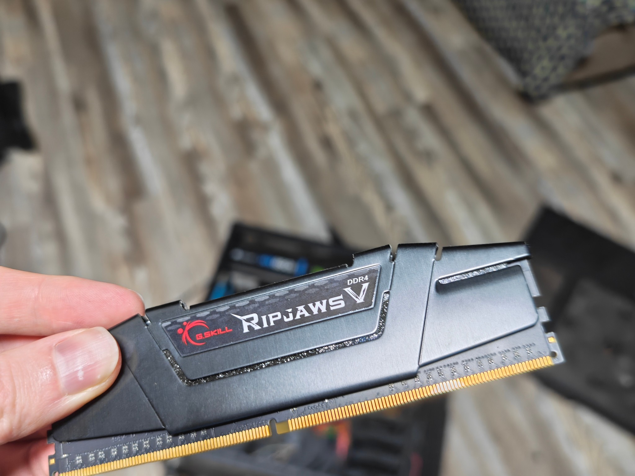 G.Skill PC RAM Ripjaws V 4GB DDR4 RAM 3200 MHz