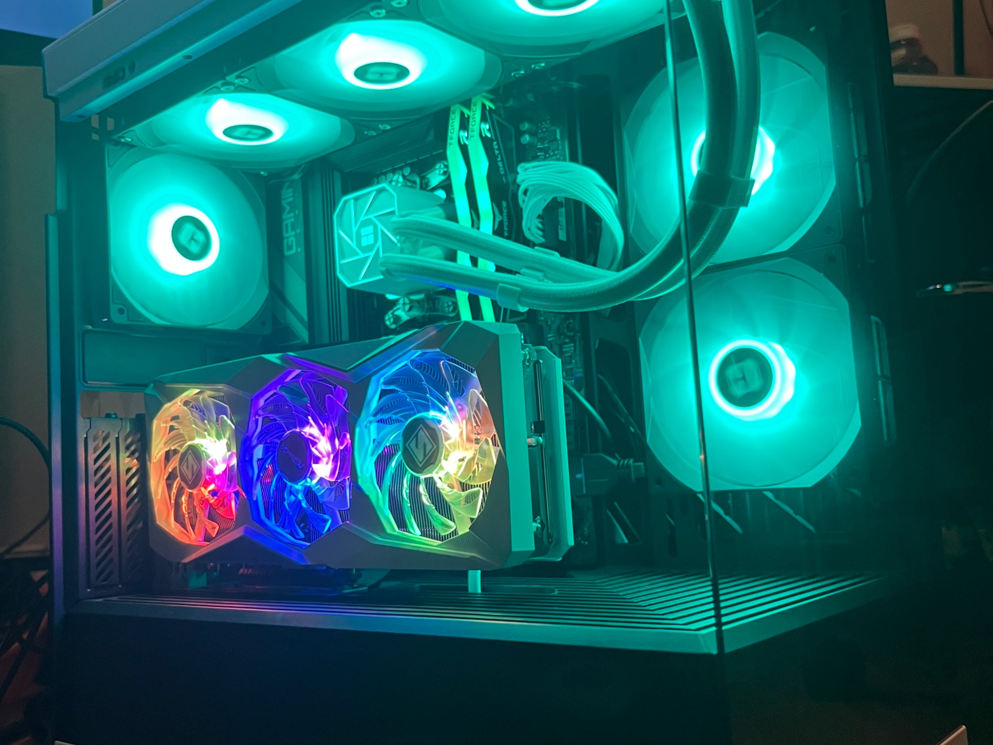 Panda [Ryzen 5 7600X/Radeon 7600XT/2TB NVMe/850W PSU/Win 11 Pro]