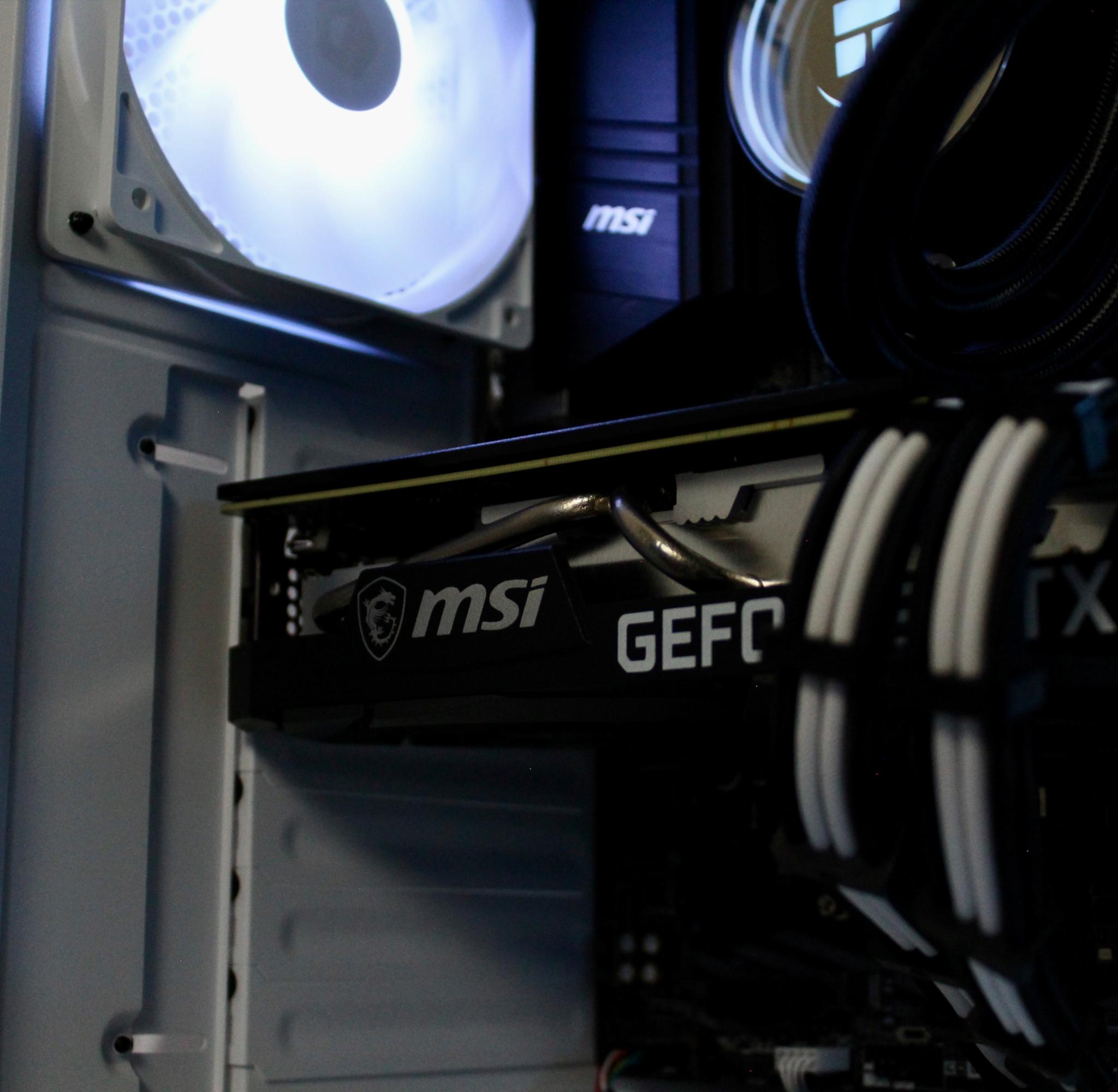 ⚪️ Domino ⚫️ Ryzen 5 5600 | RTX 3060 Ti | 32GB DDR4 | 1TB M.2 | W11 + WiFi