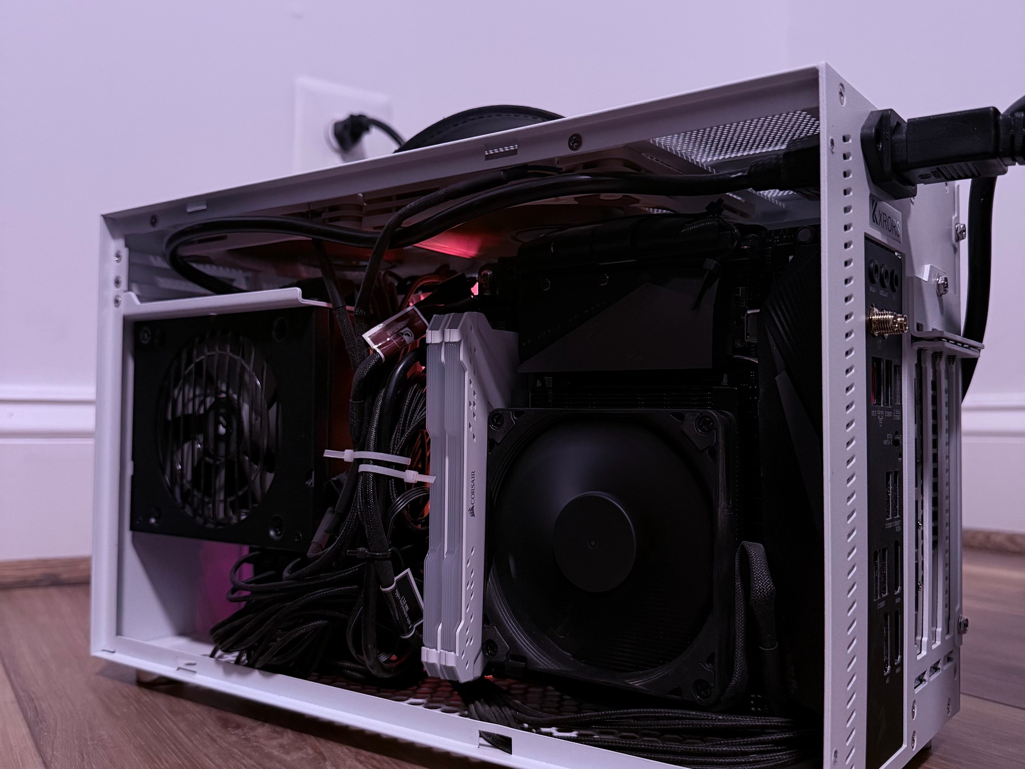 ⚪️🤏"Pocket Titan"🤏⚪️| 1440p/4k Gaming | RX 6900XT | R7 5800X | 16GB DDR4 | 1tb SSD | WiFi