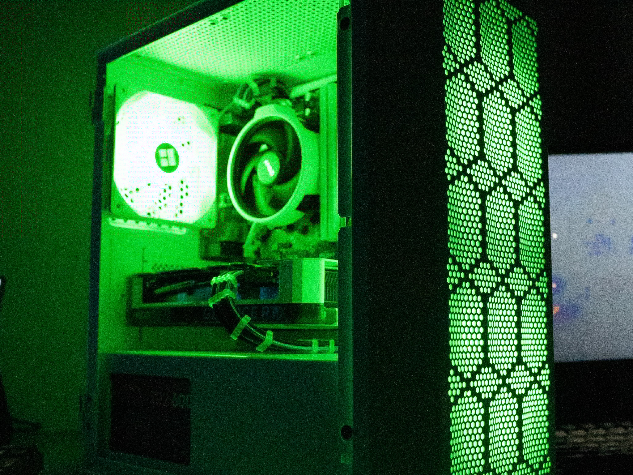 ❄️🌨 | ASUS RTX 4060 | RYZEN 5 5500 | 16GB DDR4 RAM | 1TB | Arctic Freeze 4.0