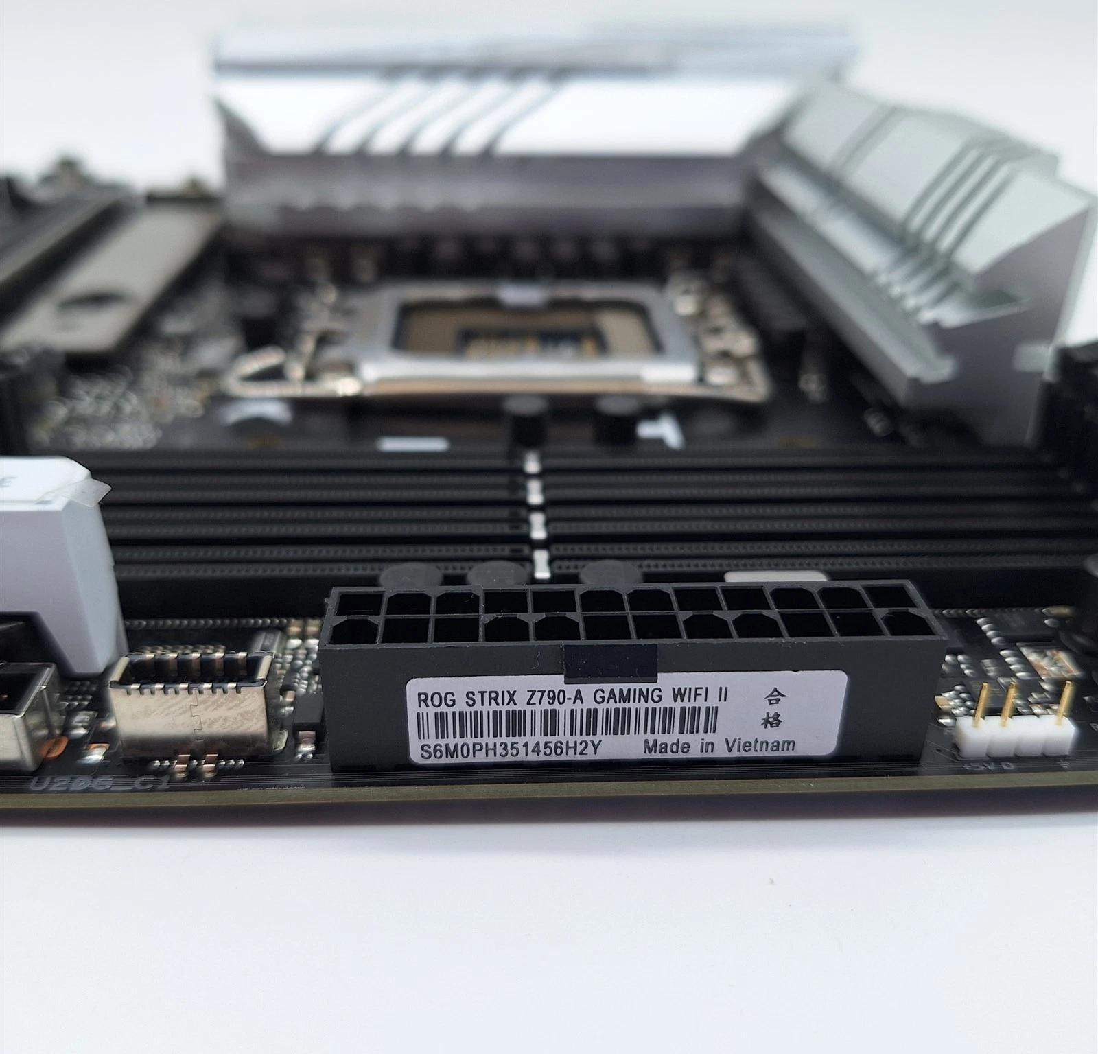ASUS ROG STRIX Z790-A GAMING WIFI II - Image 2