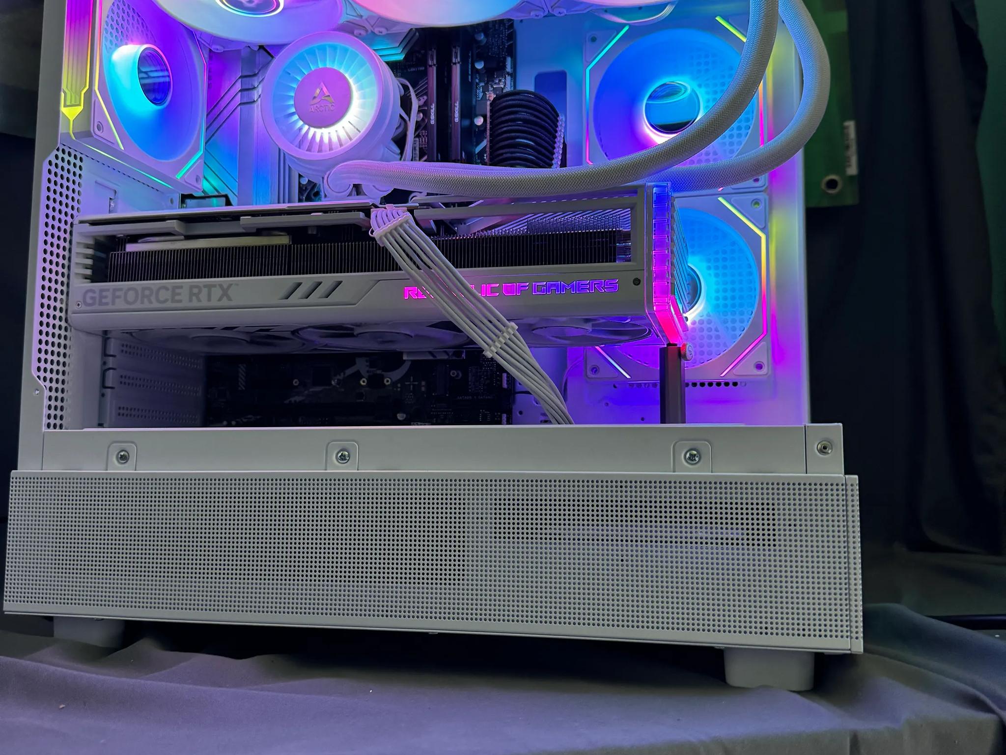 RTX 4090 Whiteout Gaming PC