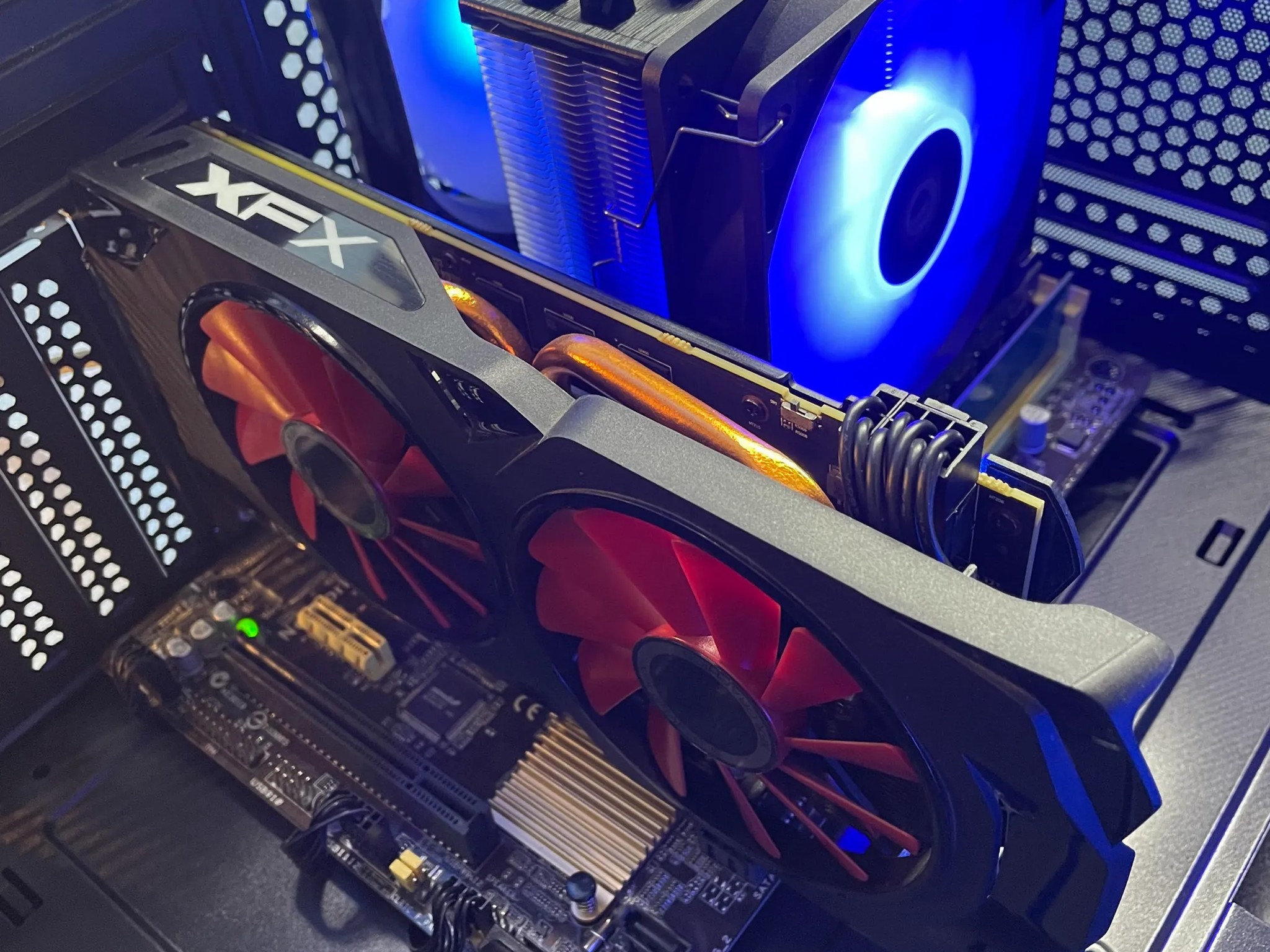 Like New Gaming PC | Intel i7 / RX580 / 8GB / 1.1TB Win 11 Pro + Wi-Fi