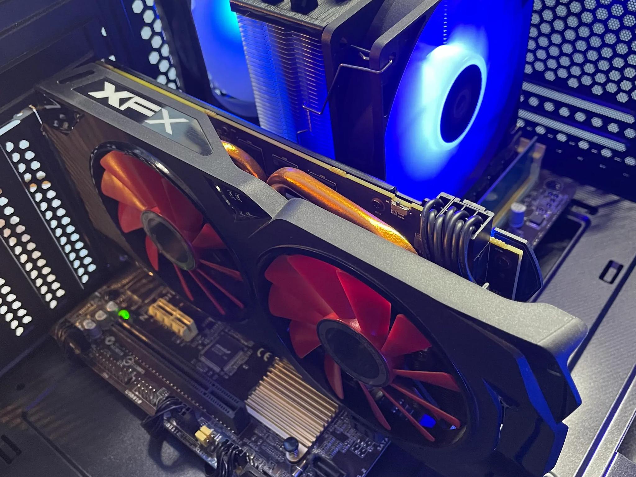 Like New Gaming PC | Intel i7 / RX580 / 8GB / 1.1TB Win 11 Pro + Wi-Fi