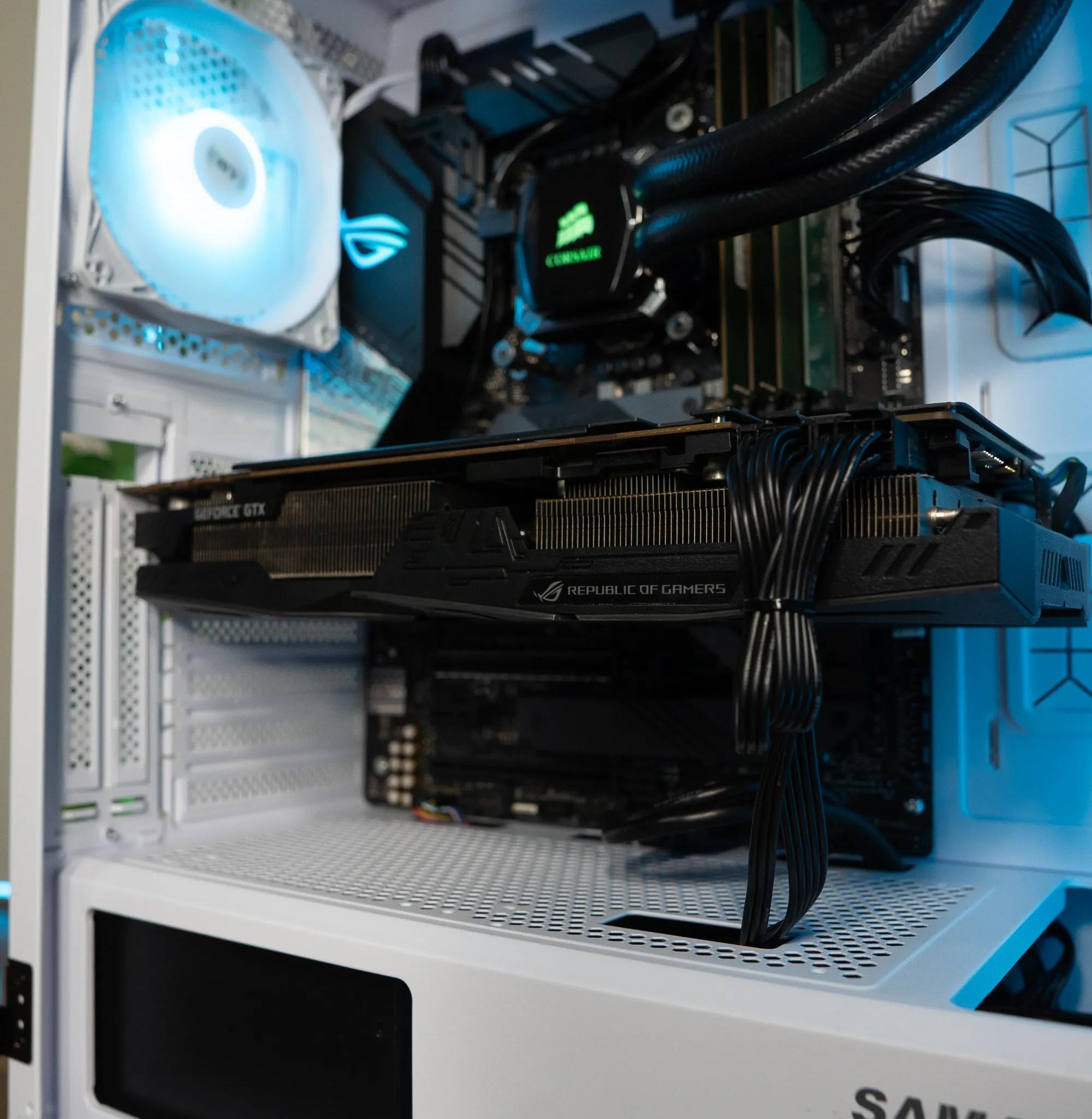 🌨🌨 | ASUS GTX 1080Ti 11GB | INTEL i7 8700 | 32GB DDR4 RAM | 1.5TB | Arctic Snow