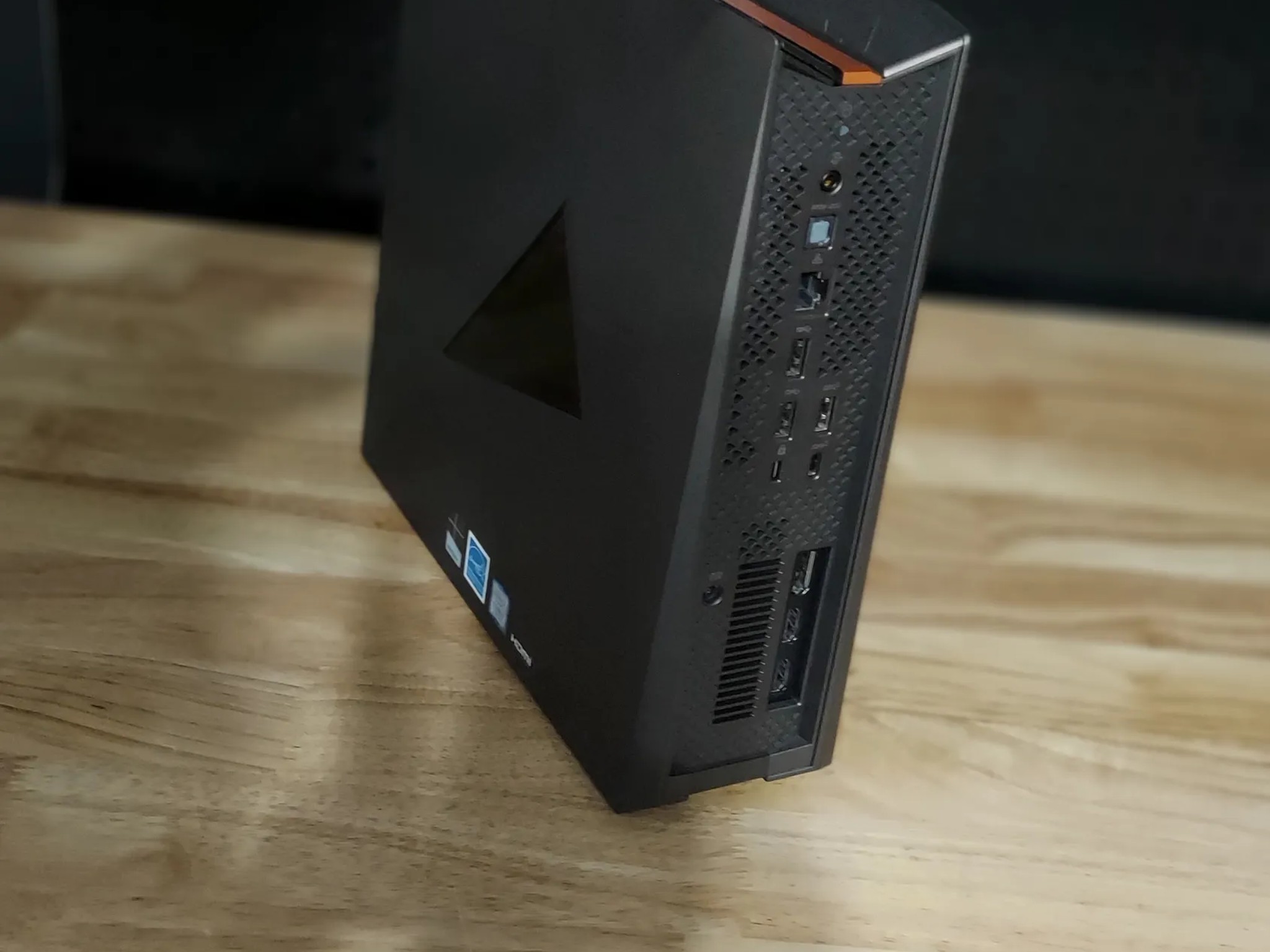 ASUS ROG GR8 II, GTX 1060, 16GB RAM, i5-7500