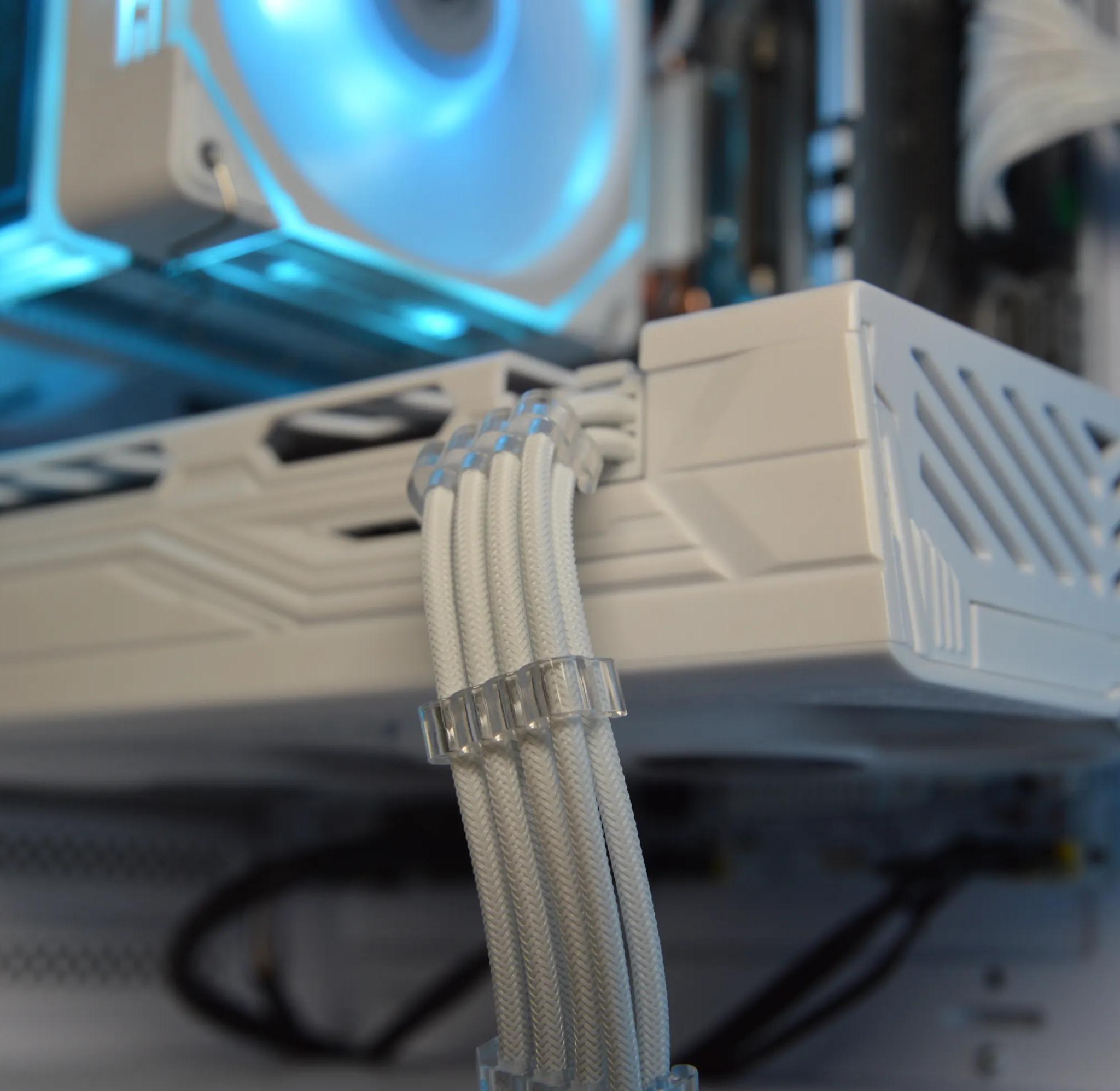 ⚪⚪| RX 580 8GB | INTEL XEON E5 2670 V3 | 16GB DDR4 RAM | 512GB NVME SSD | Ice Frost |