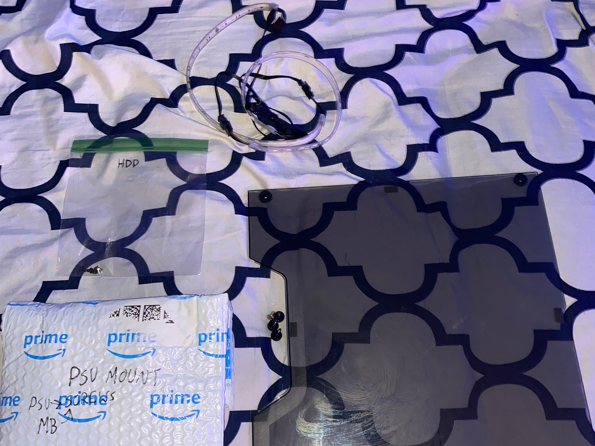 Cooler Master MasterBox Q300L M-ATX PC Case // comes with all case screws and phanteks rgb strip