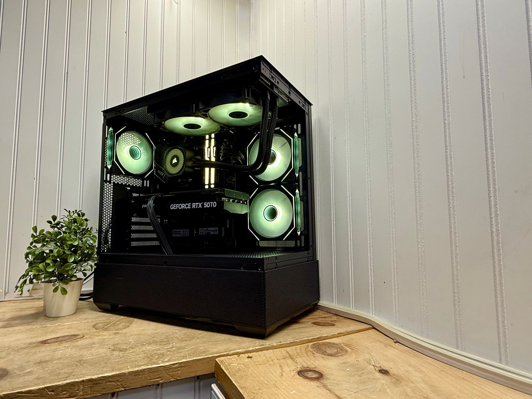 BLACK FRIDAY WEEK 1 DARK FORCE 13700kf/5070/32g ddr5/2TB NVME+2TB SSD/750watt psu/240mm AIO
