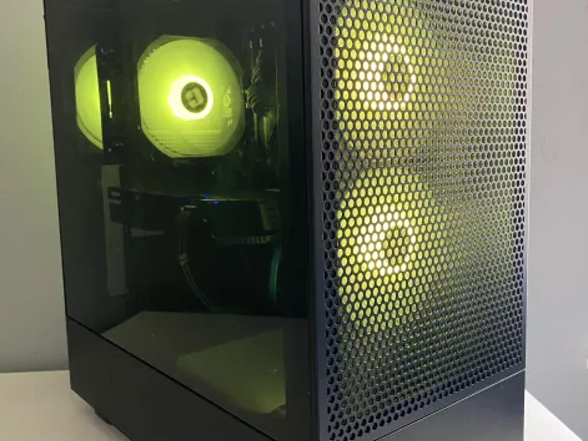 Custom Gaming Desktop Ryzen 5 RX580 16GB