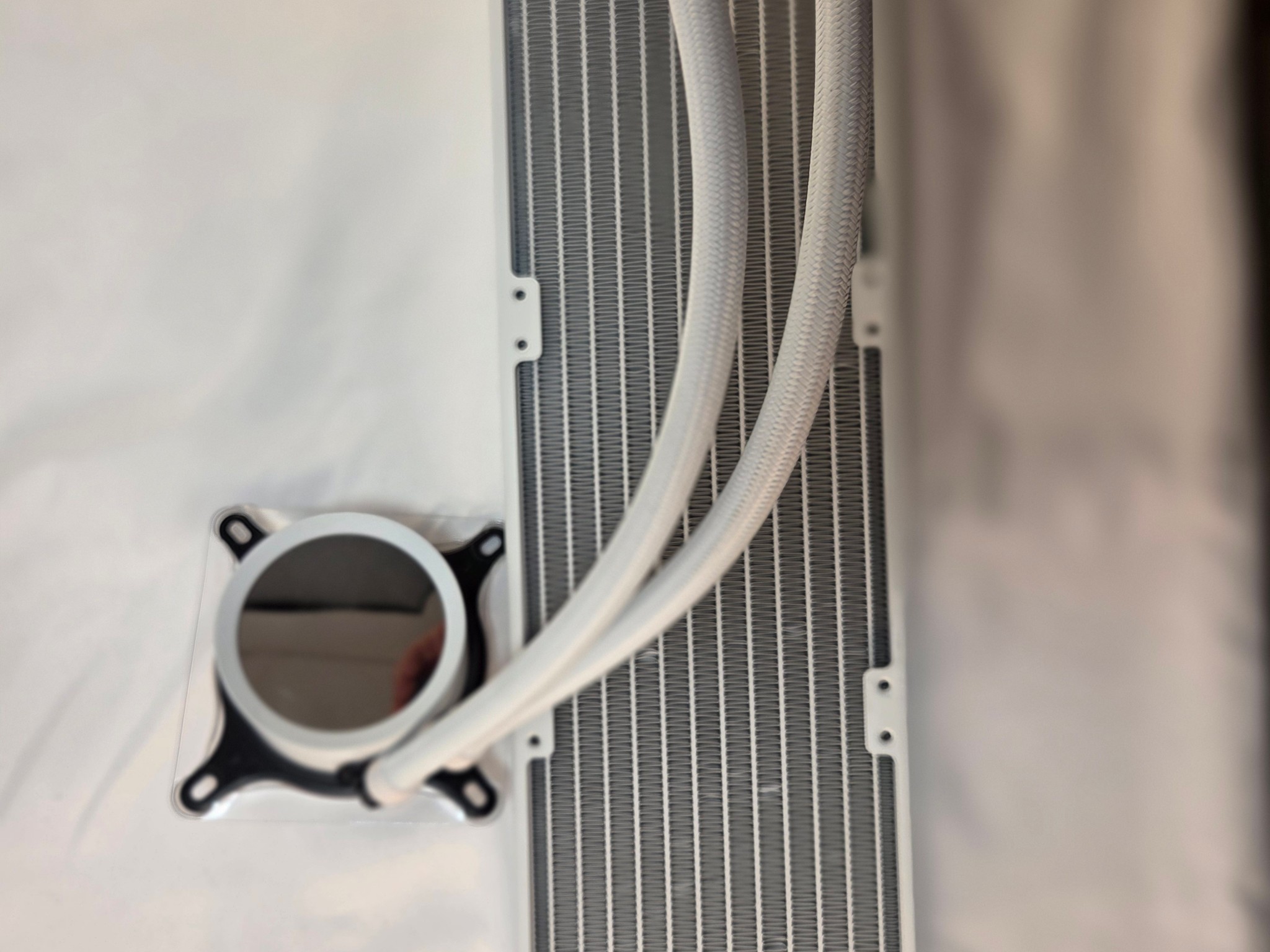 NZXT Kraken 360 RGB - White - LCD Screen - Excellent AIO CPU Cooler - White