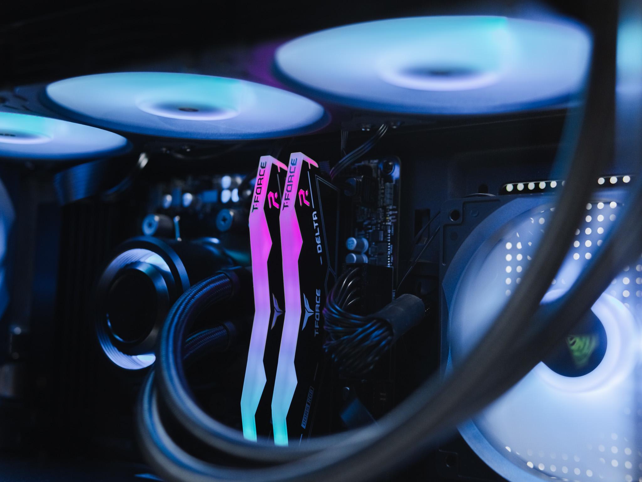 CPG - P1 Enthusiast - AMD Ryzen 7 9800X3D - RTX 5070TI - 32GB DDR5-6000 - 2TB NVME - 850...