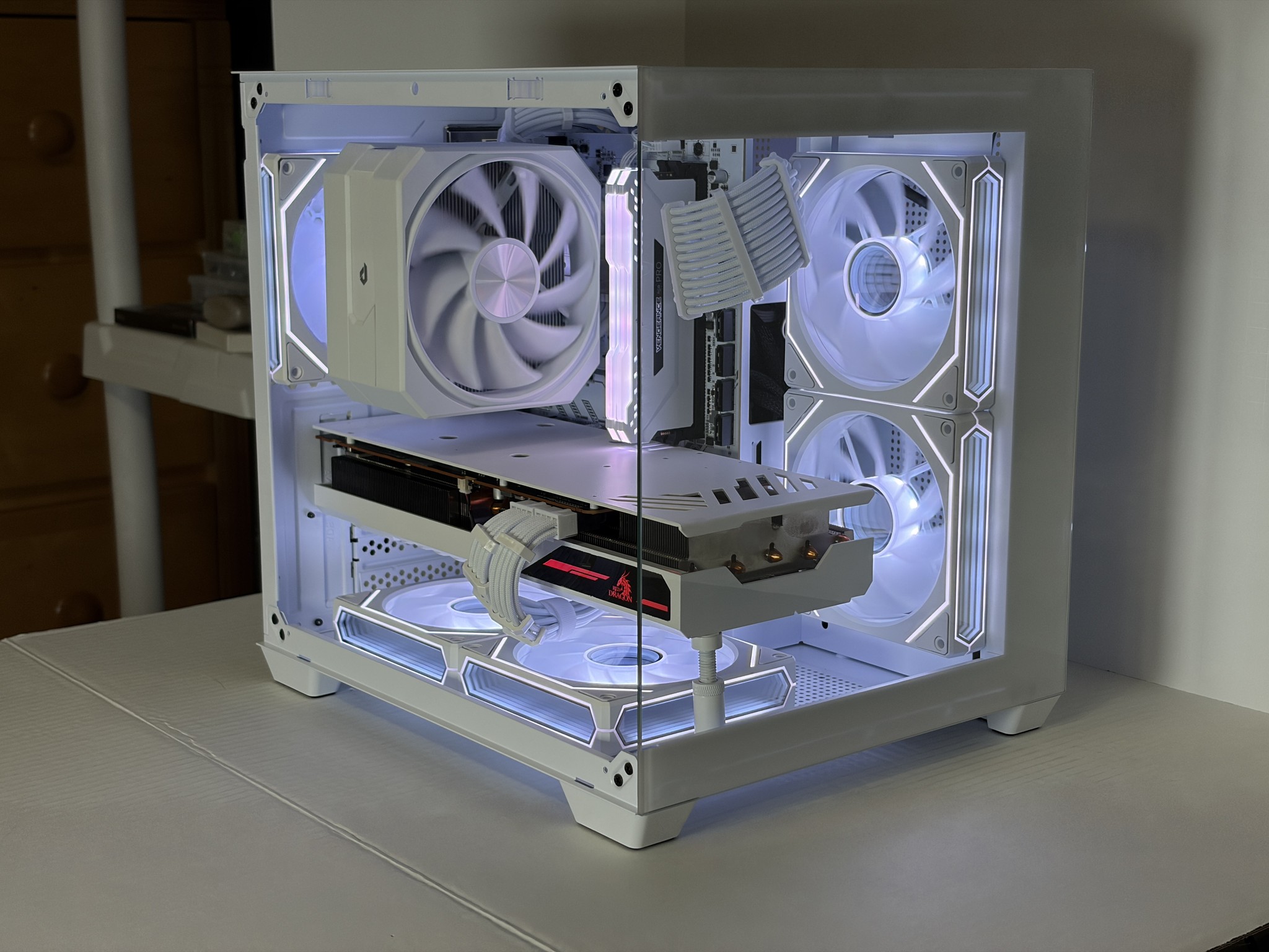 🔥 RX 6800 + Ryzen 5 5600 – White Gaming PC – 1440p Ultra Monster | 1TB NVMe | 16GB RAM