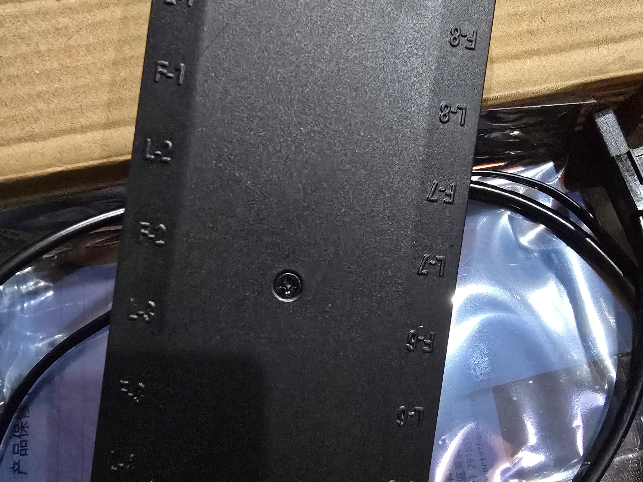 Thermalright ARGB Fan HUB Controller Support 8 Groups of Fans, 8-Port 4 Pin PC Fan Controller
