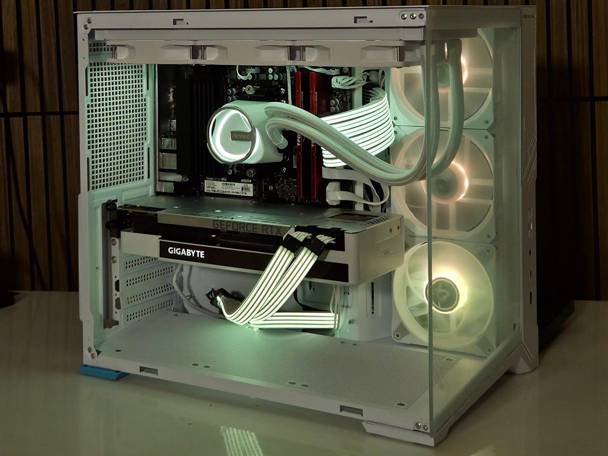 WHITEOUT Gaming PC| 7500X3D | 32GB DDR5 | RTX 3080TI 12GB |1TB NVME  | Lian LI  | Windows 11 | WIFI