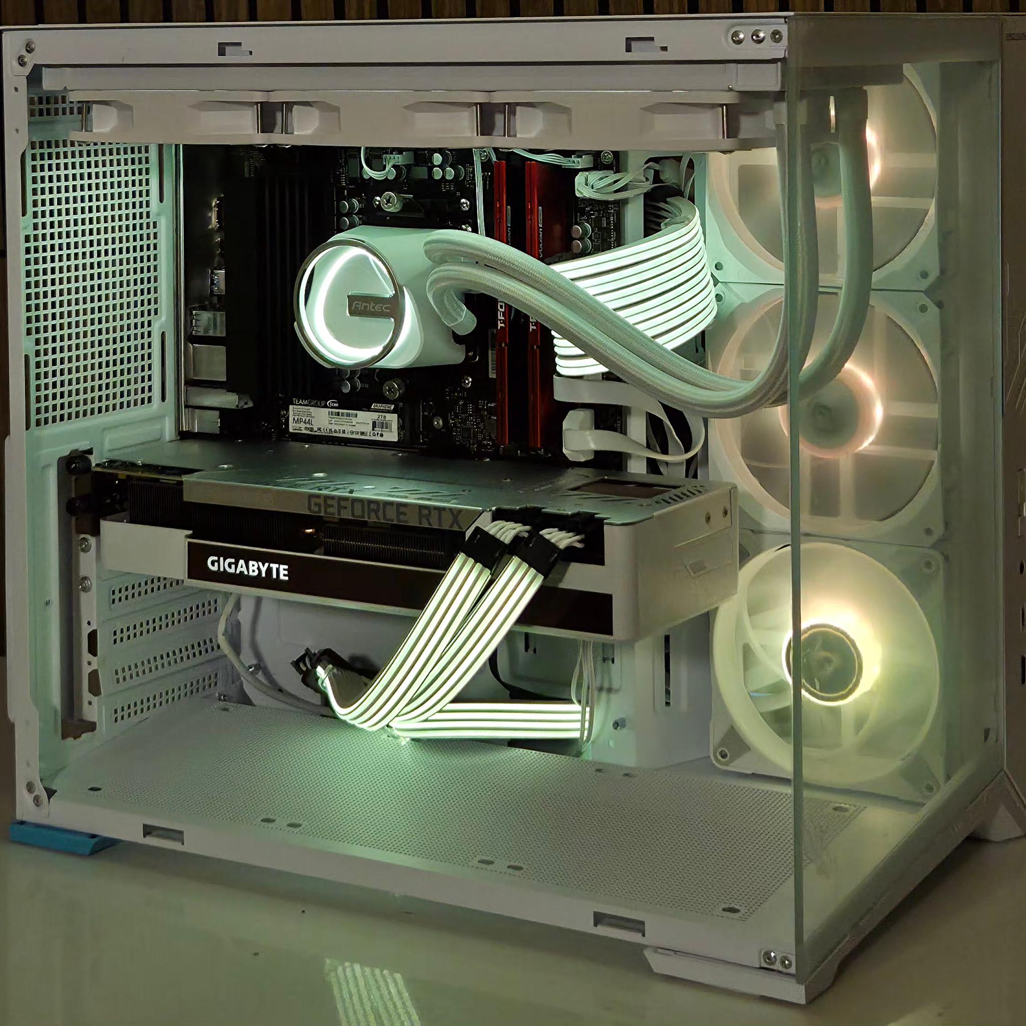 WHITEOUT Gaming PC| 7500X3D | 32GB DDR5 | RTX 3080TI 12GB |1TB NVME  | Lian LI  | Windows 11 | WIFI