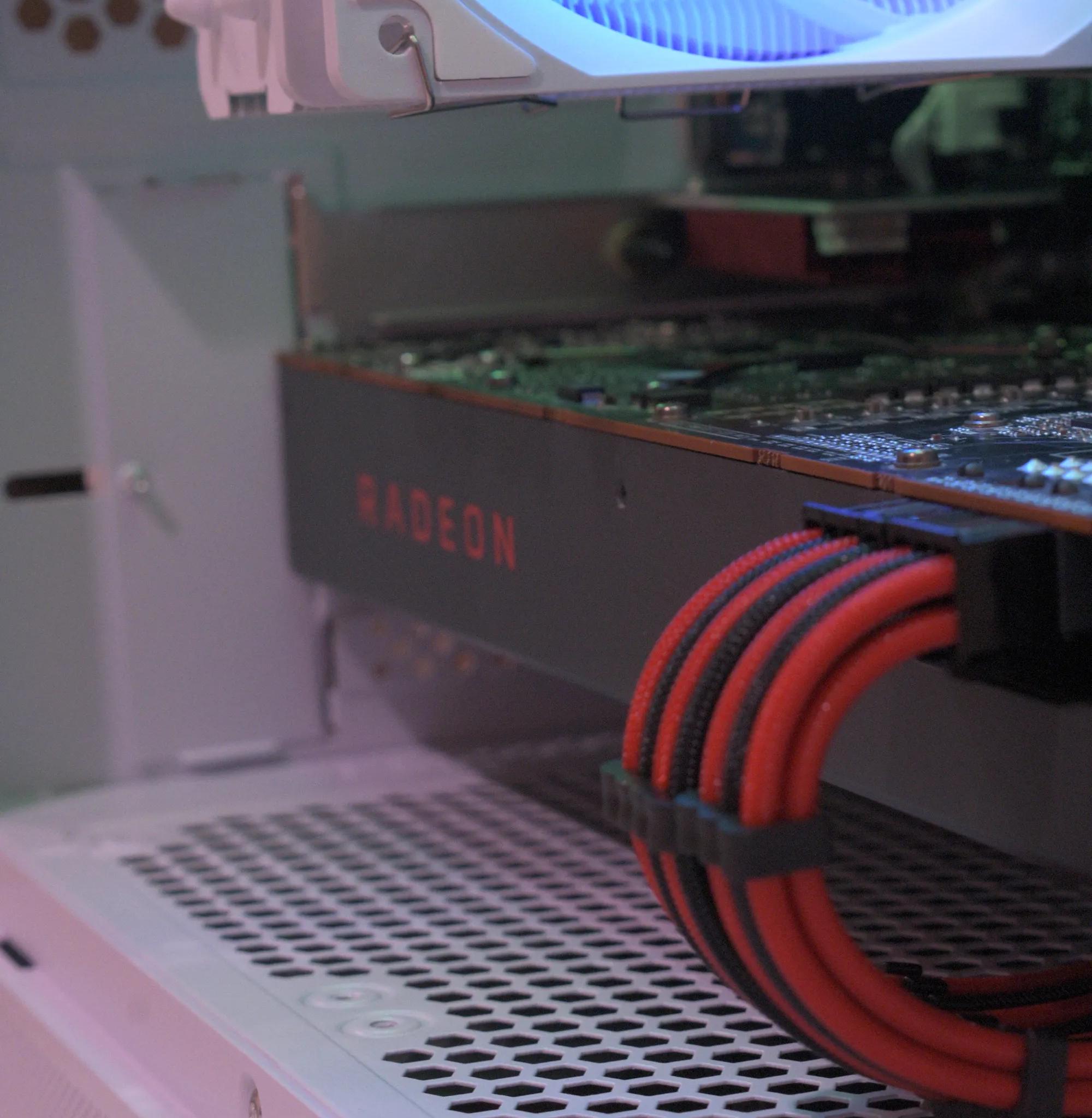 Gaming PC | Ryzen 5 3600 | AMD RX 5700 8GB | 16GB DDR4 | 1TB nVME SSD | 1080p White Gaming PC RGB