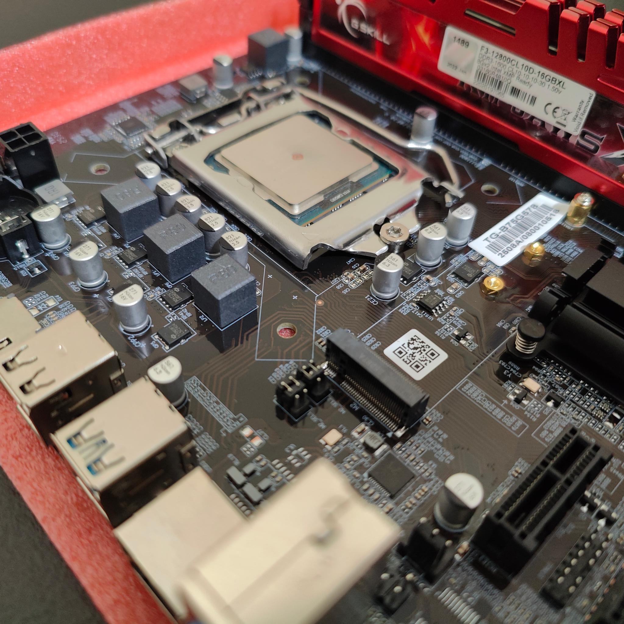 Mini ATX Soyo B75 Intel i5 3570 4C 4T 16GB DDR3 RAM