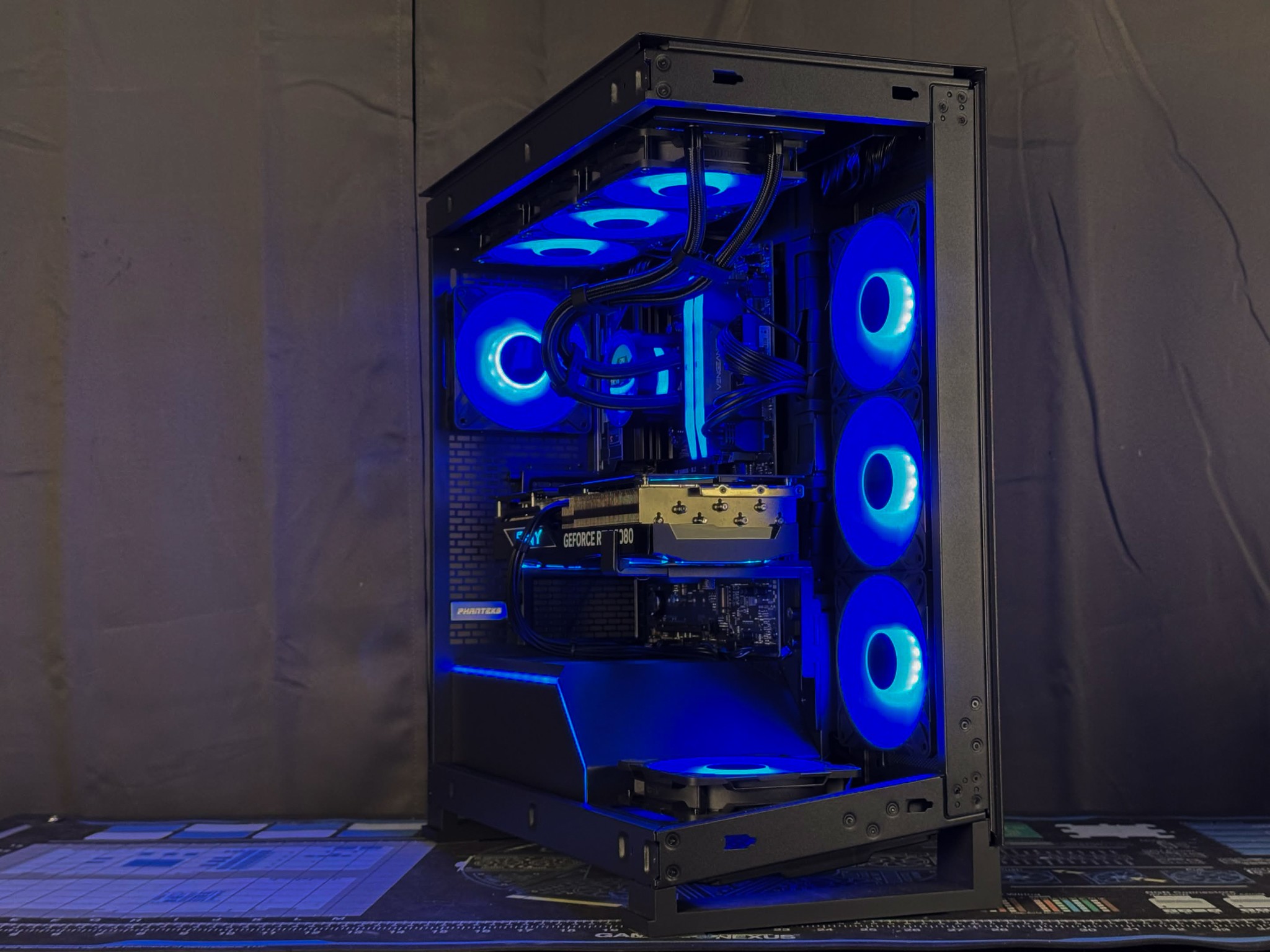 Dark Polar - 9800X3D, RTX 5080, 2TB SSD, Wifi