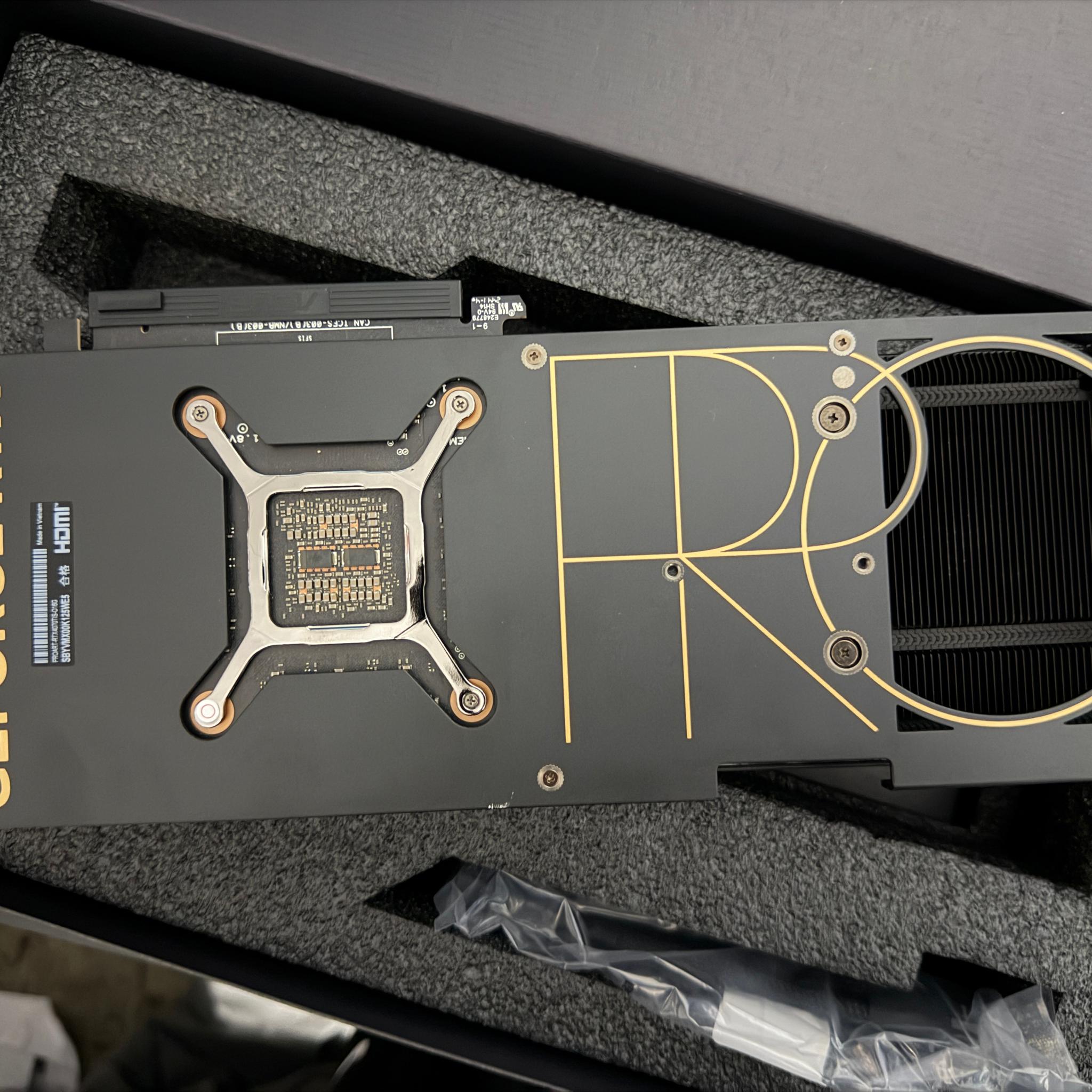 Asus ProArt OC GeForce RTX 4070 Ti SUPER 16gb vram SFF