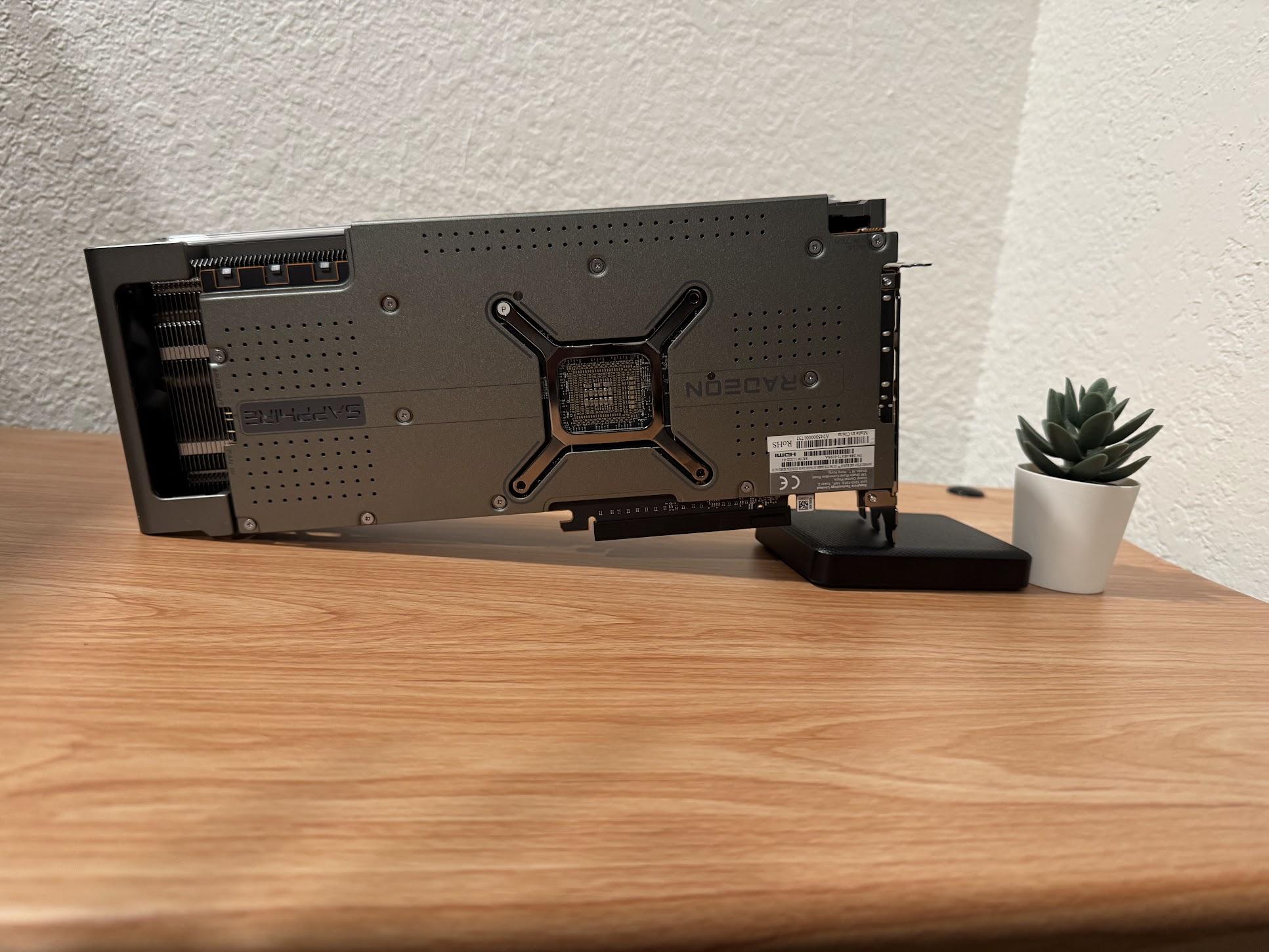 Sapphire  Nitro+ AMD Radeon RX 7900 XTX Vapor-X Gaming Graphics Card with 24GB GDDR6