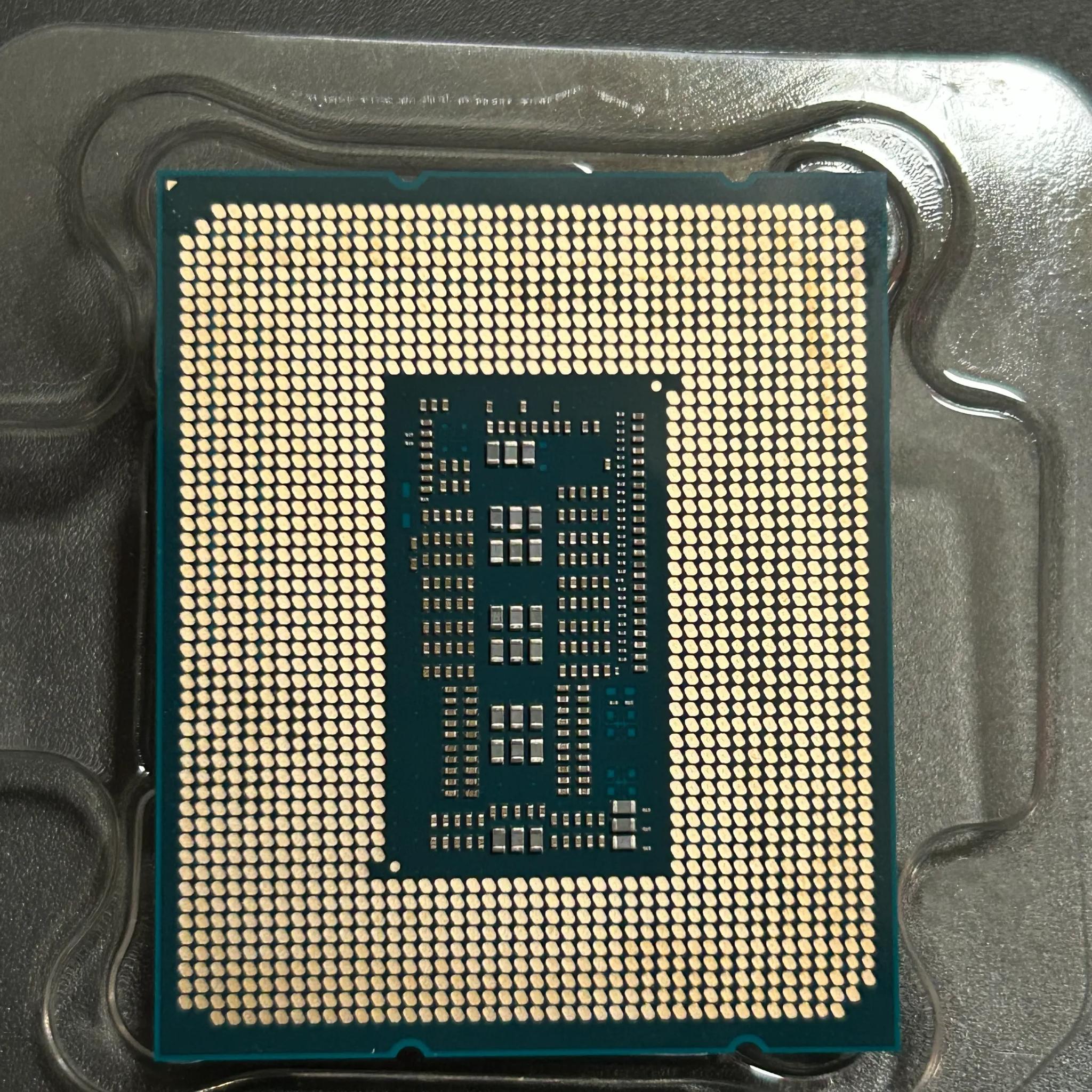 i7-13700