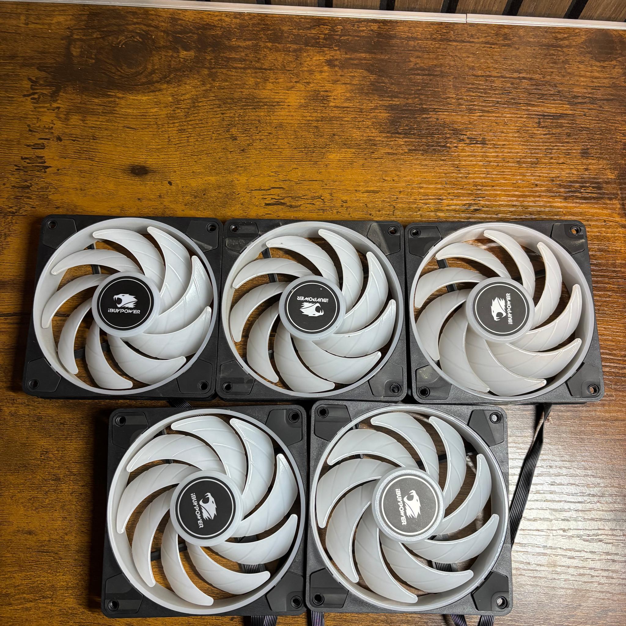 IBUYPOWER RGB FANS + HUB