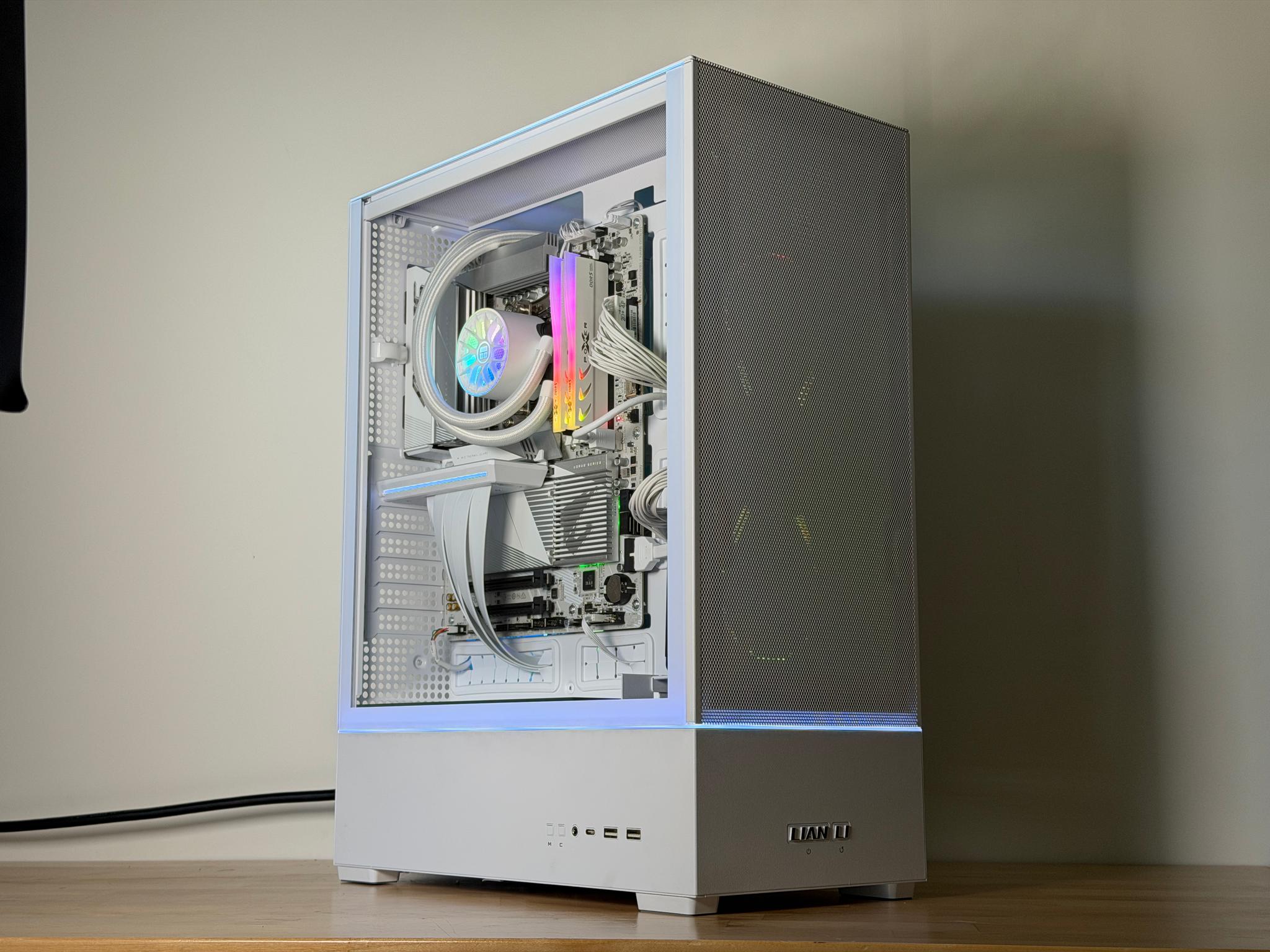 RTX 5070 Ryzen 9 9900x Gaming PC