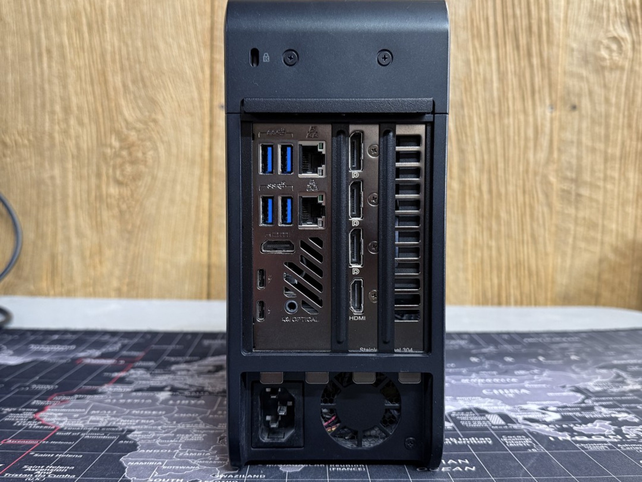 Intel Nuc 9 Extreme (NUC9i7QNX), i7-9750H 6C/12T, 32GB Ram, RTX 3060 TI, 500GB (Boot) / 1TB (Data)