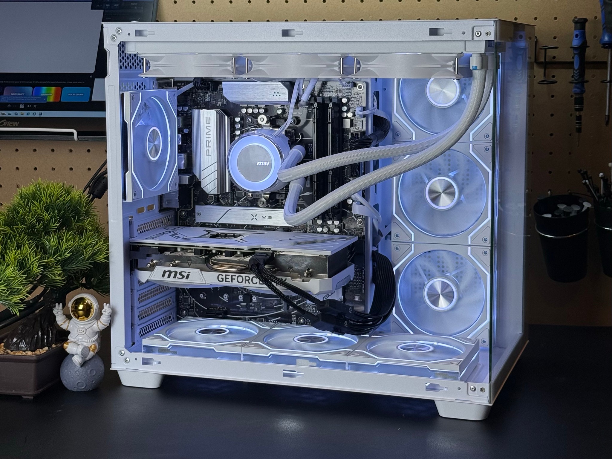 All White Gaming PC | RTX 4070 Ti Super | Ryzen 9 7950x | 32GB DDR5 RAM | 2TB | Windows 11
