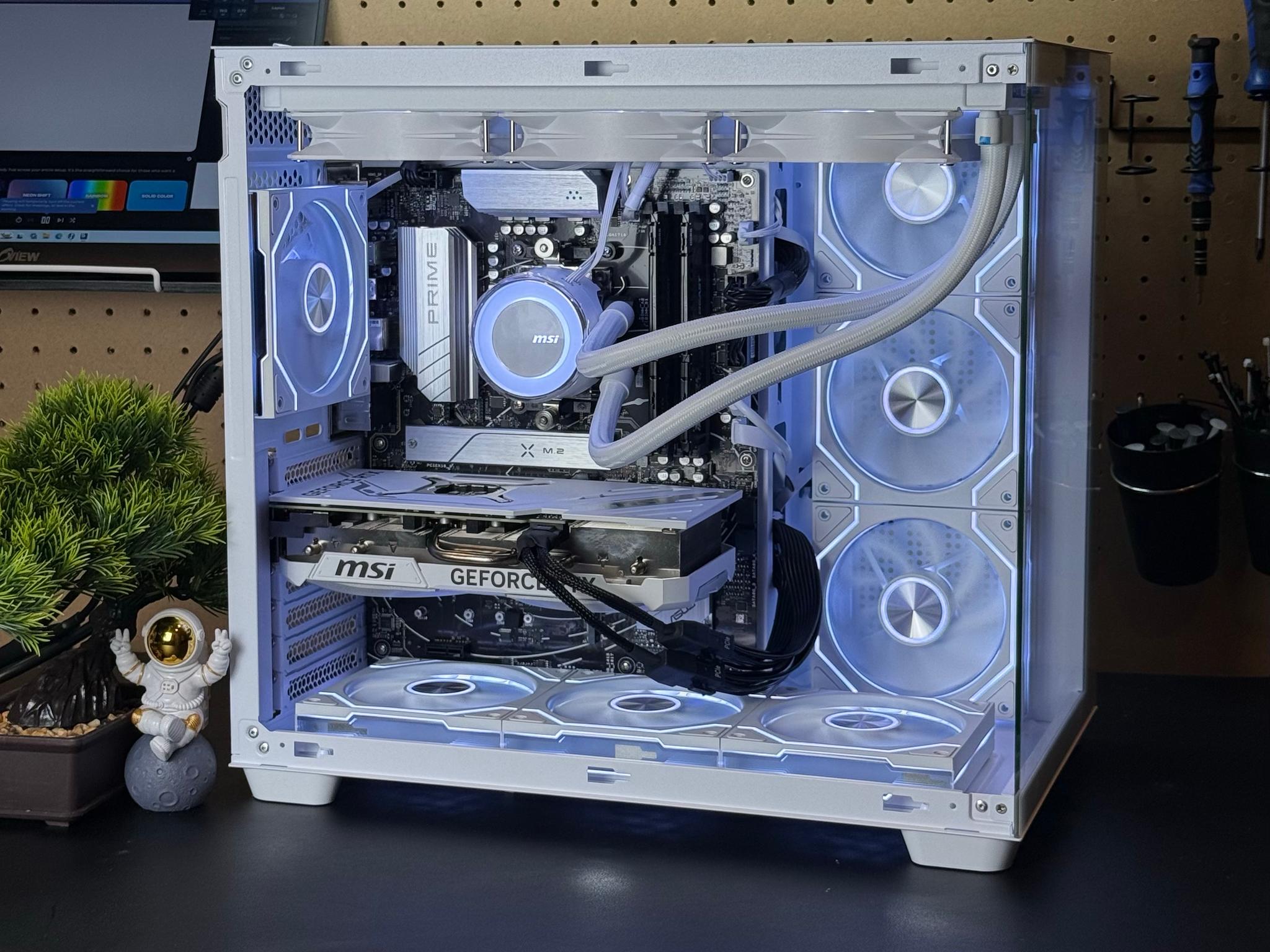 All White Gaming PC | RTX 4070 Ti Super | Ryzen 9 7950x | 32GB DDR5 RAM | 2TB | Windows 11