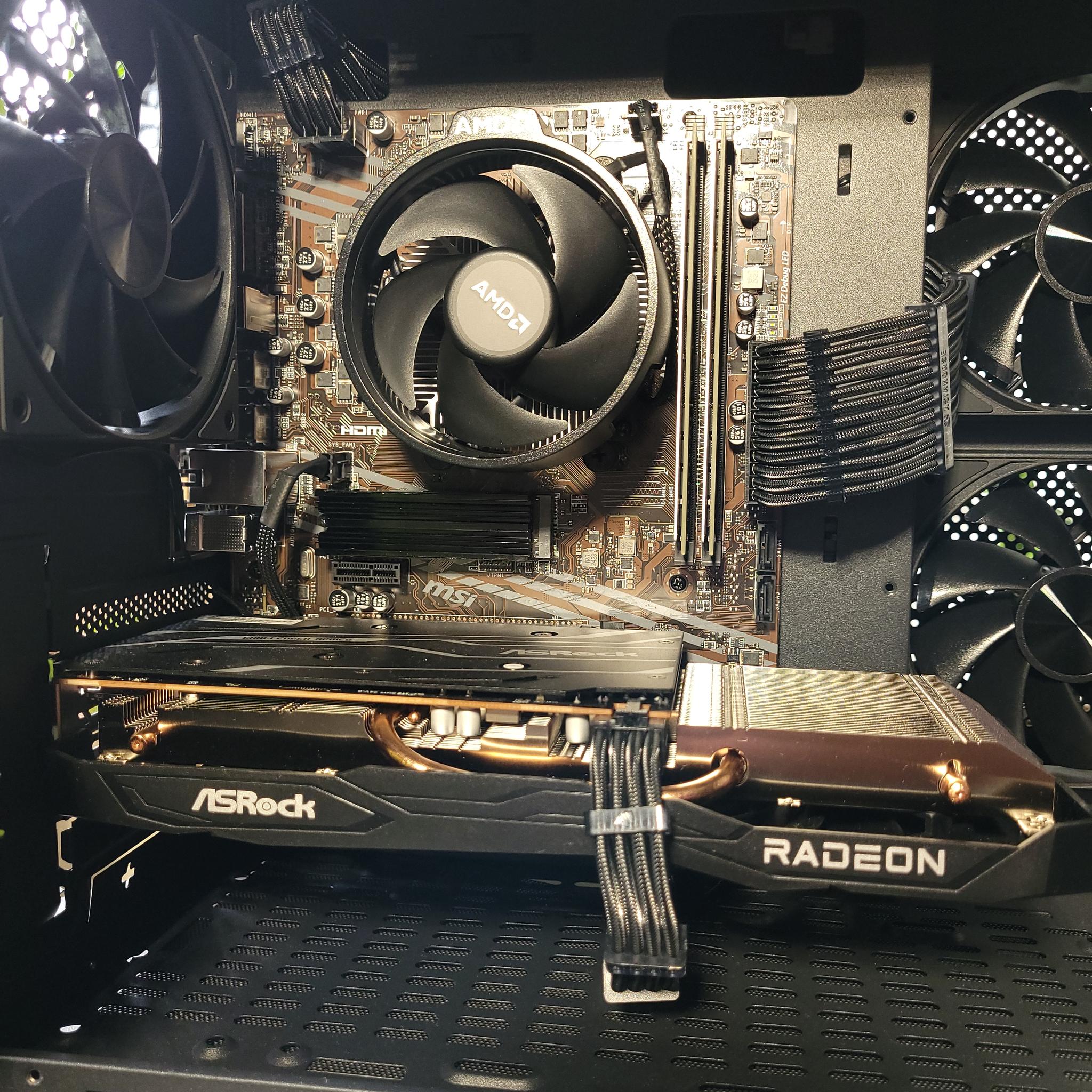 Ryzen 5 5500 | RX 6600 | 32GB RAM | 1TB STORAGE | WINDOWS 11 ACTIVATED