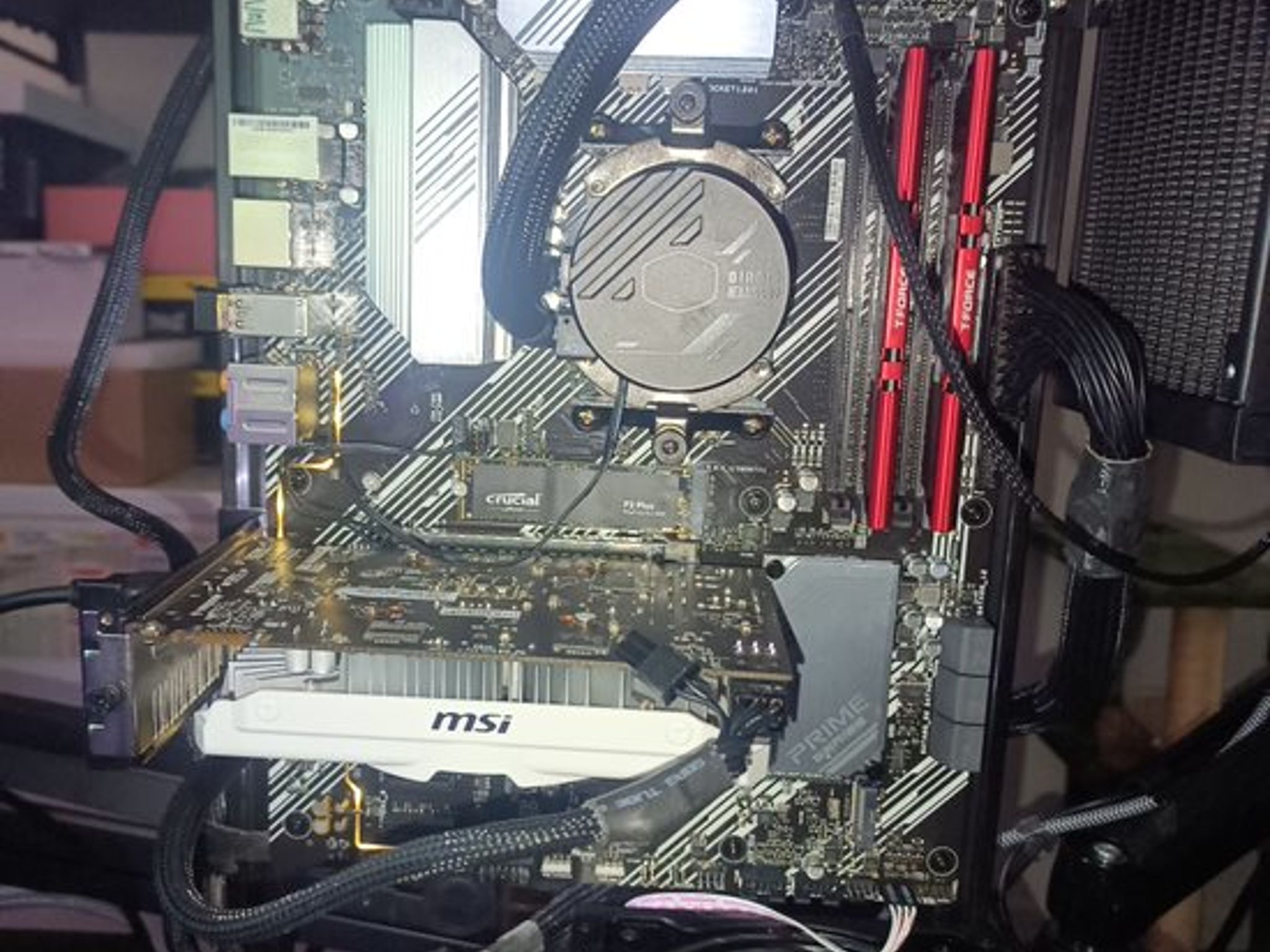Combo Asus B550-Plus/ Ryzen 5 2600 W\ 16GB TForce DDR4 3200Mhz CL18 and 1 TB Crucial P3 M.2