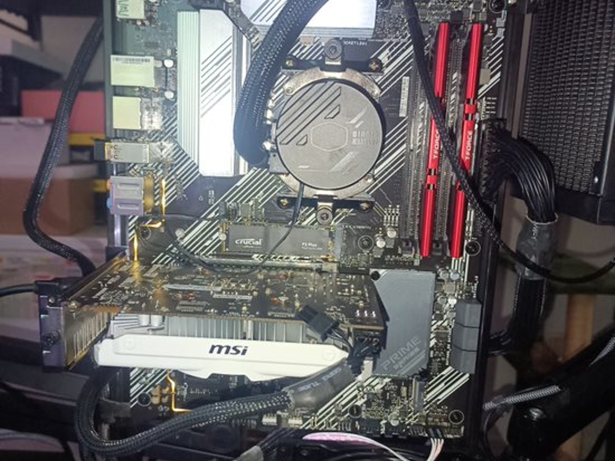 Combo Asus B550-Plus/ Ryzen 5 2600 W\ 16GB TForce DDR4 3200Mhz CL18 and 1 TB Crucial P3 M.2