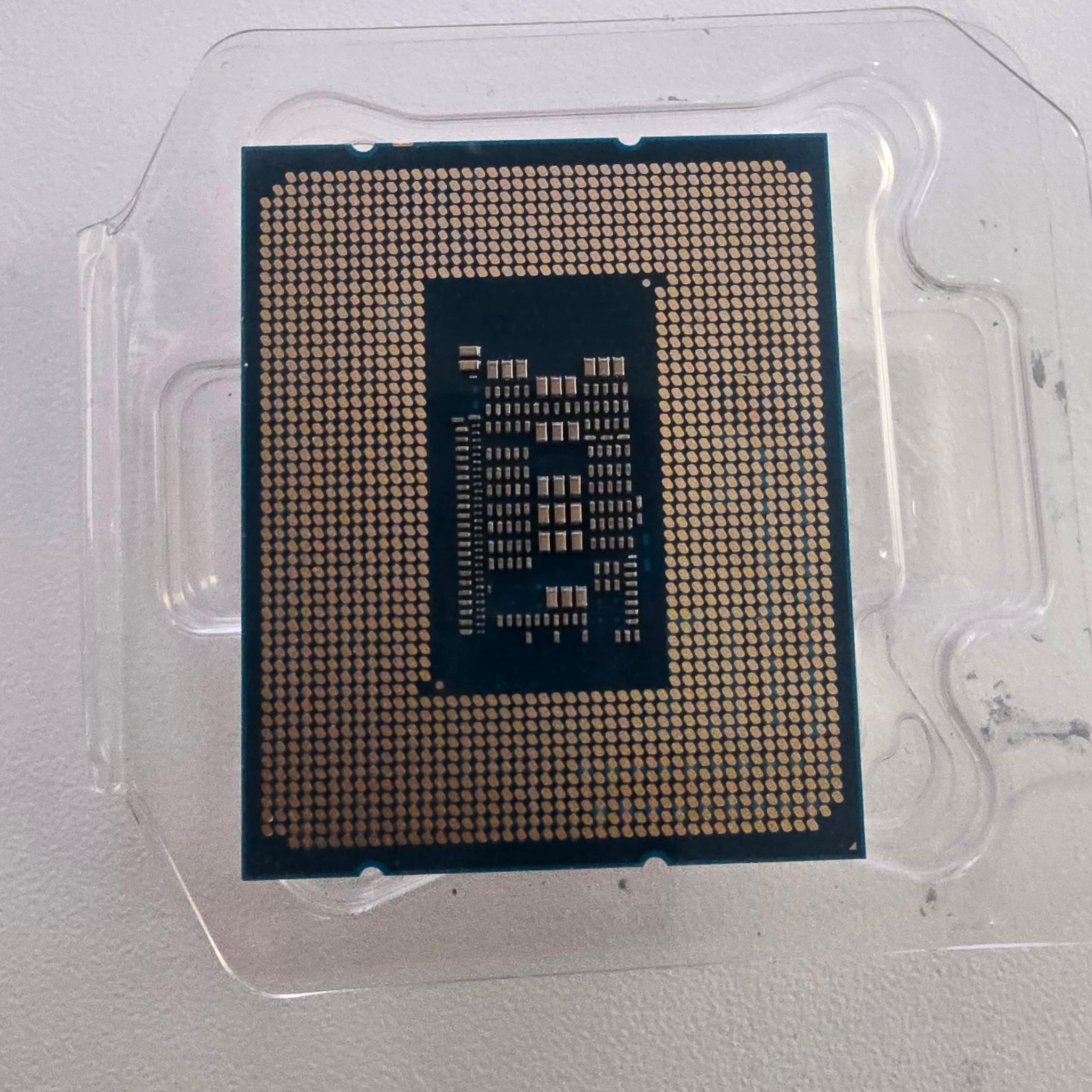 Intel Core i3-12100F