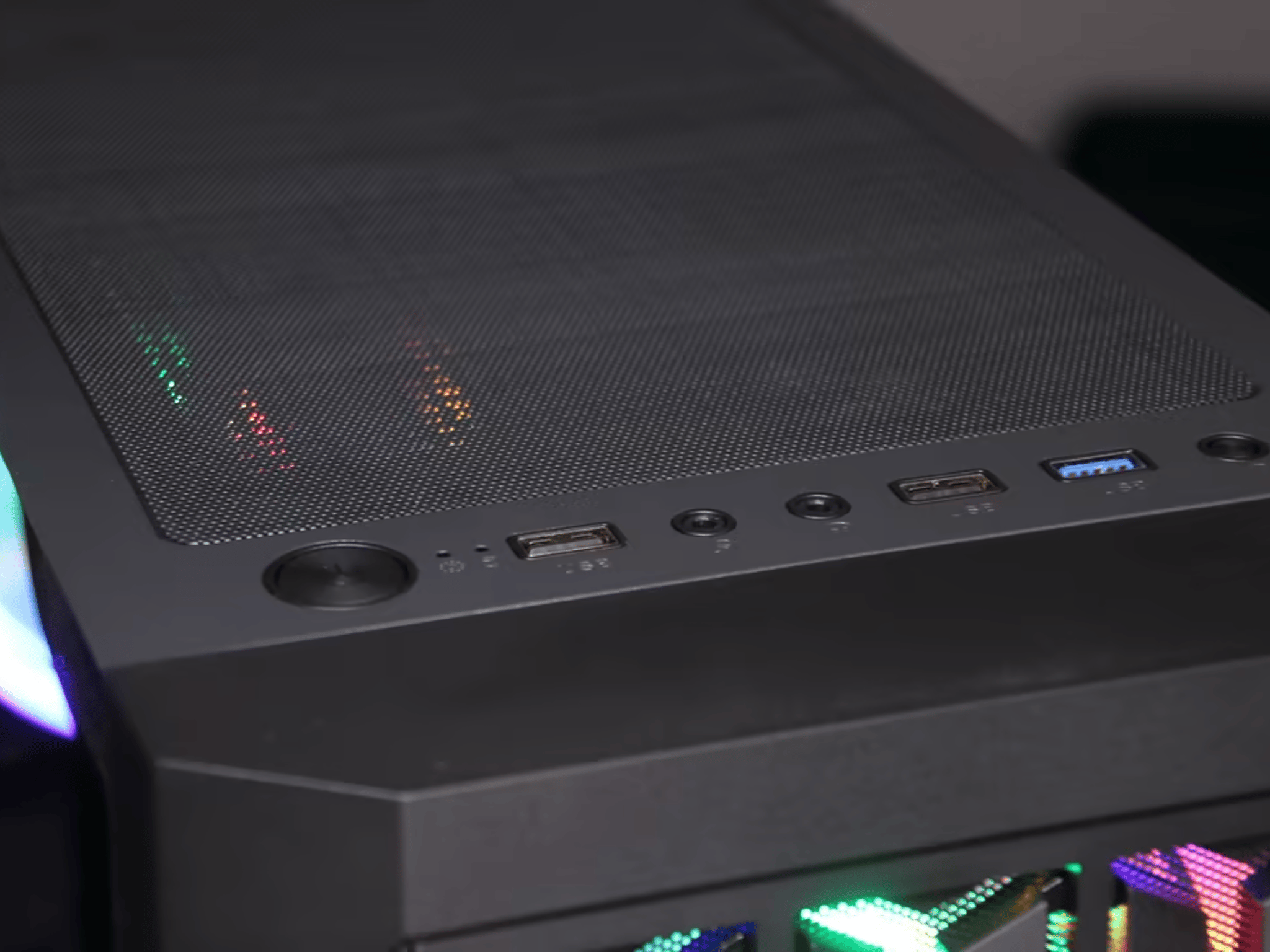 Mid-Range RGB Gaming PC // Ryzen 5 3600 // GTX 980 Ti // 16GB RAM // 1TB NVMe SSD