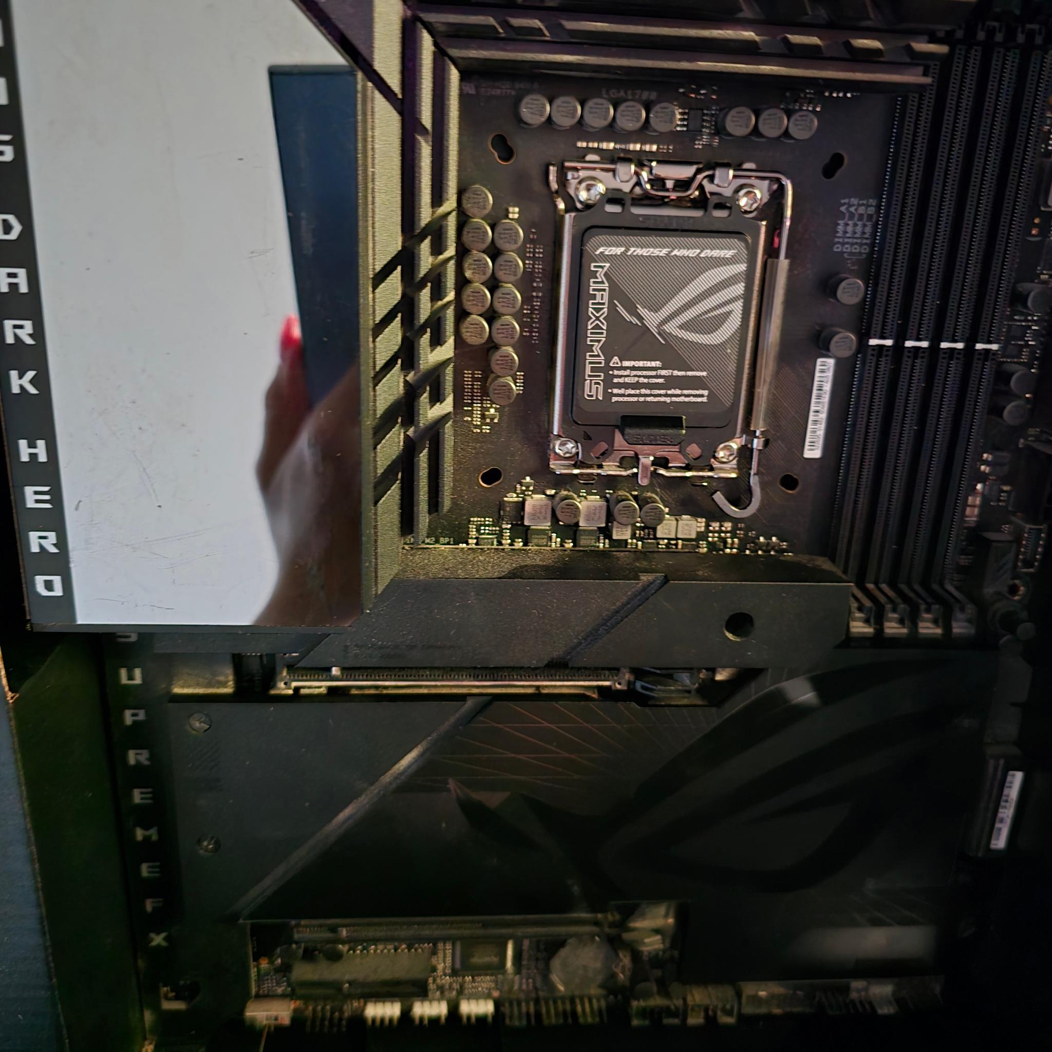 ASUS ROG MAXIMUS Z790 DARK HERO