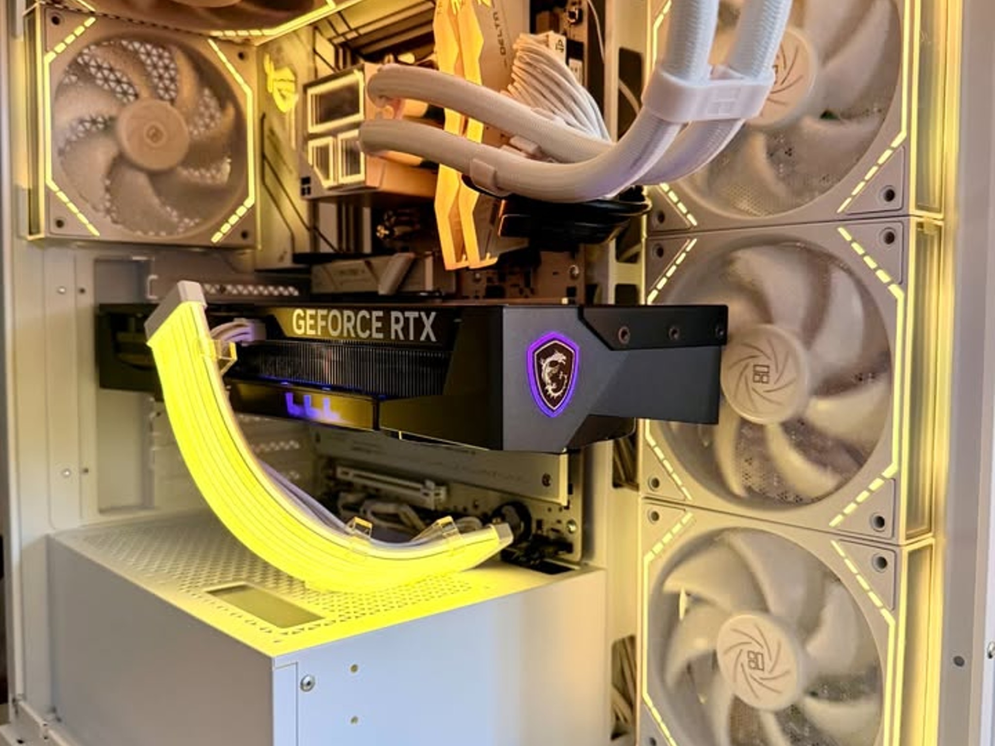 ❄️"The FrostForge"| 9800X3D | RTX 5070 Ti | 32gb DDR5| Windows 11 Pro
