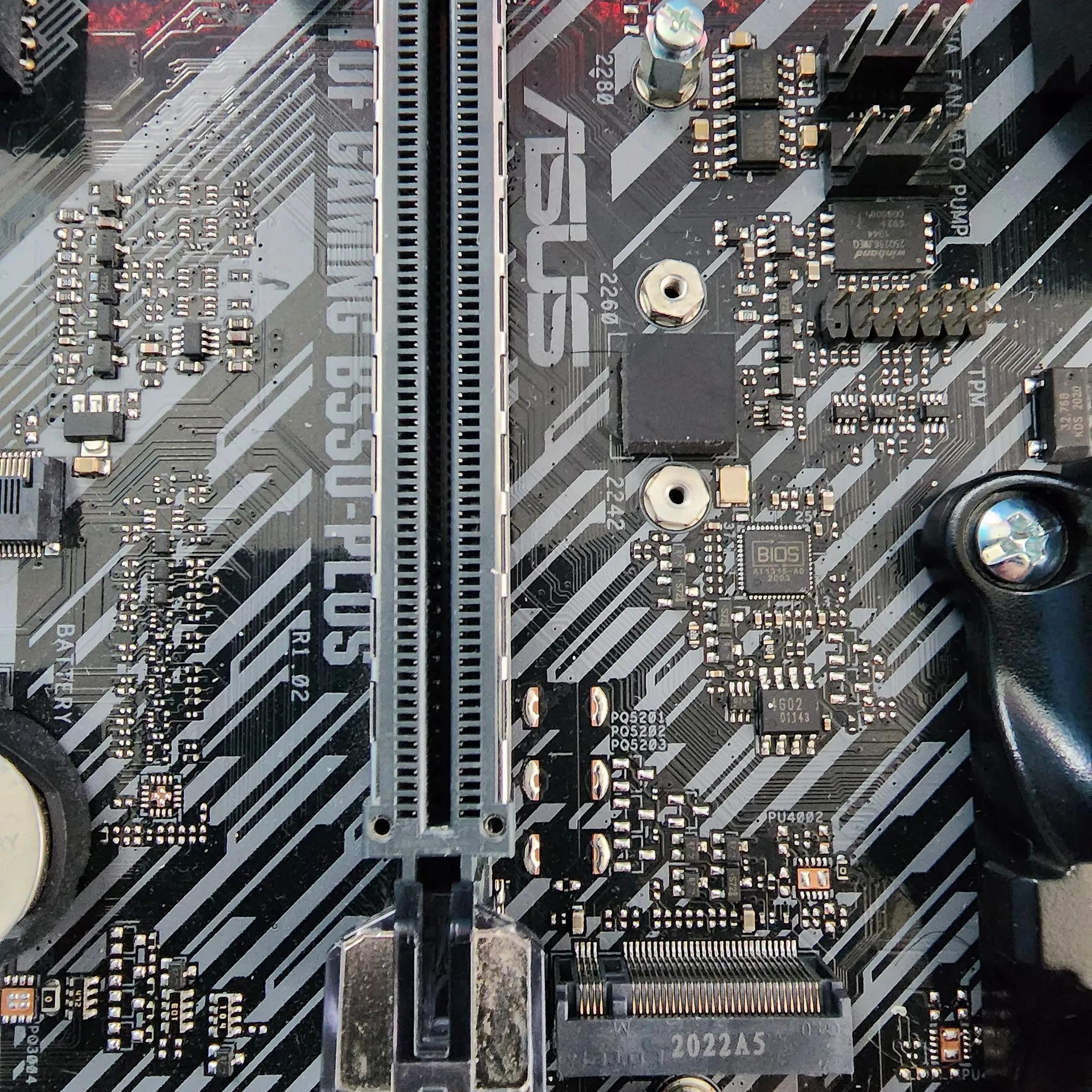 Asus Tuf B550 W/32GB DDR4 ram