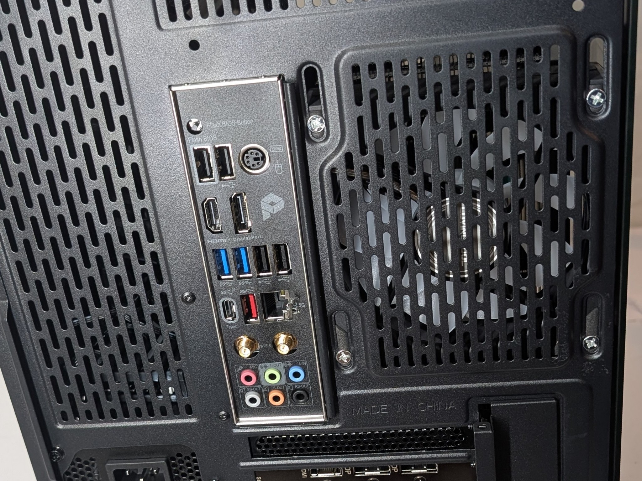 RX 9060XT 16GB | I5 12600KF | 32GB DDR4 | 1TB NVME