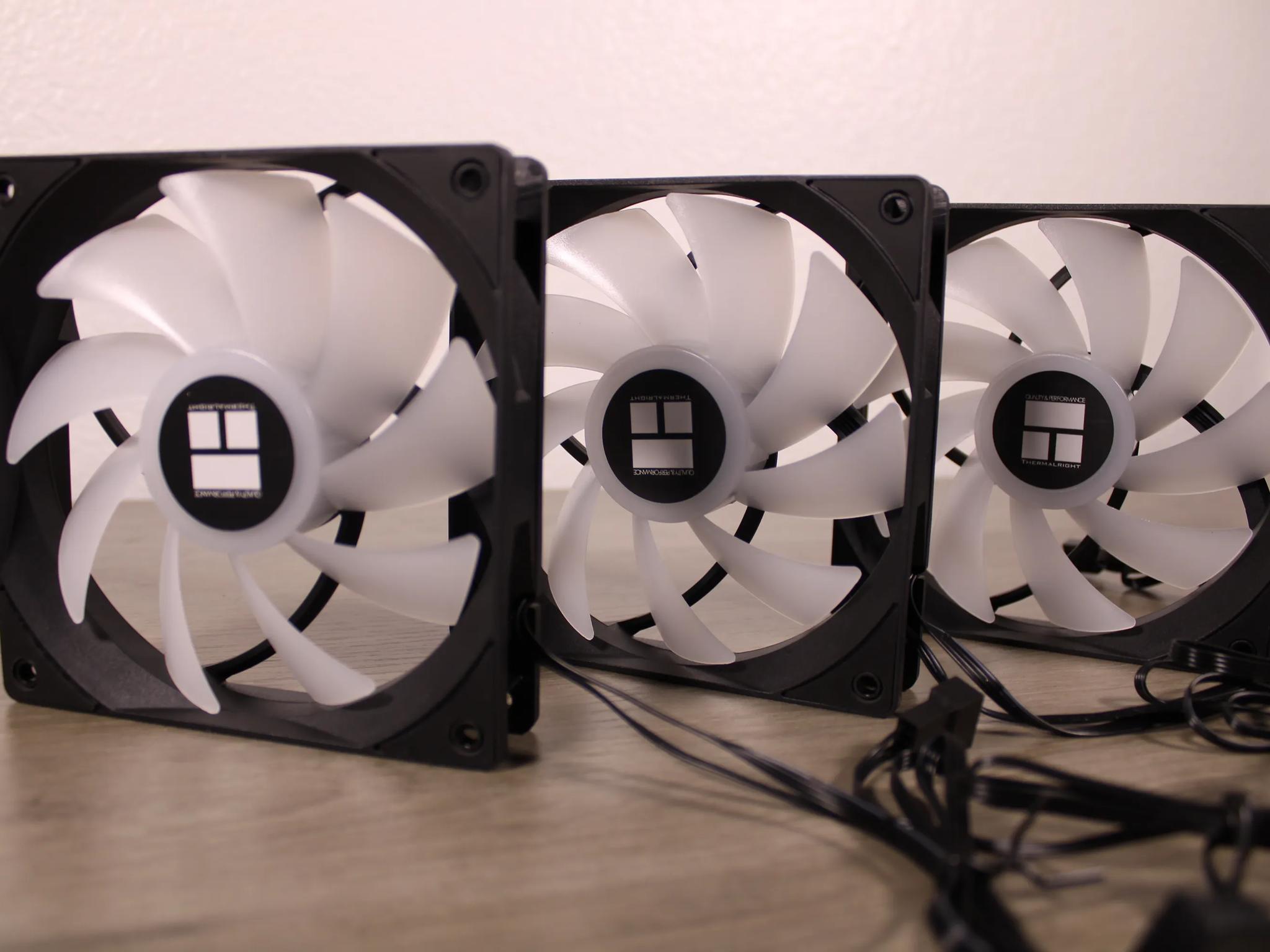 3 Thermaltake 120mm Case Fans| PWM ARGB Fans with S-FDB Bearings | BRAND NEW